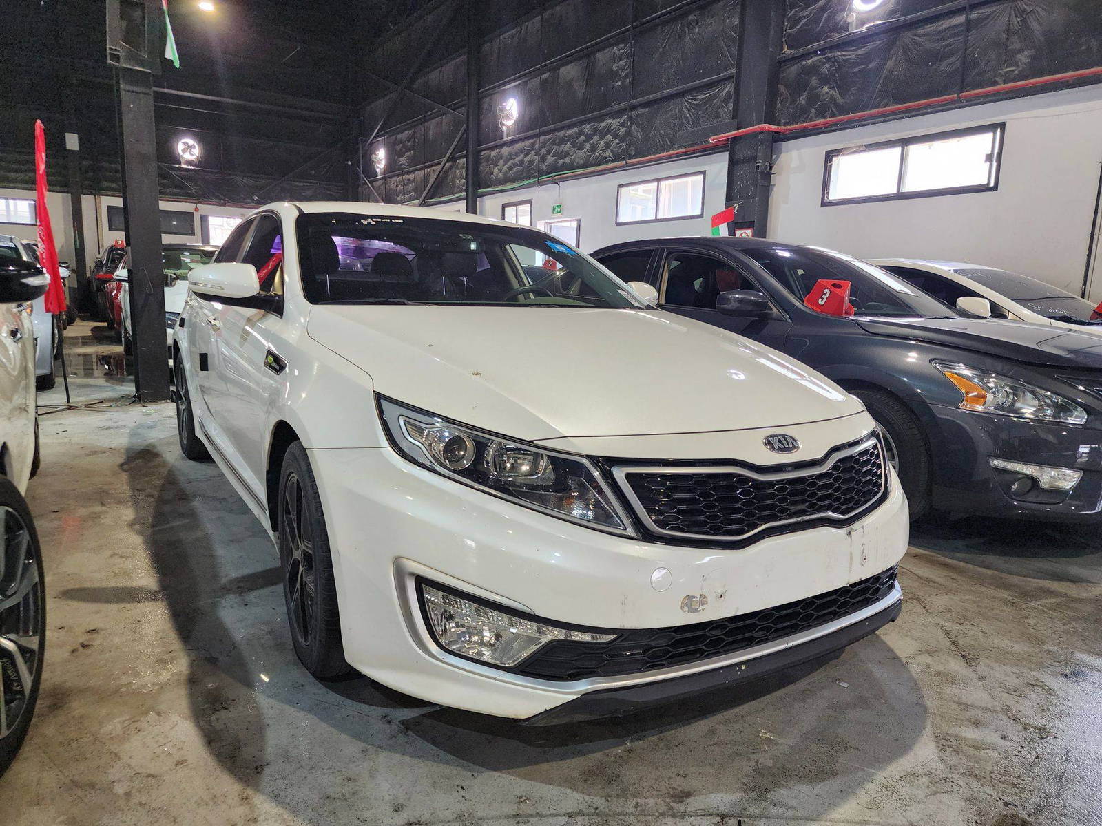 2013 KIA K5 — 120666 KM — Lot 025474 — Al Quoz - Marhaba Auctions Used Cars - Image 3
