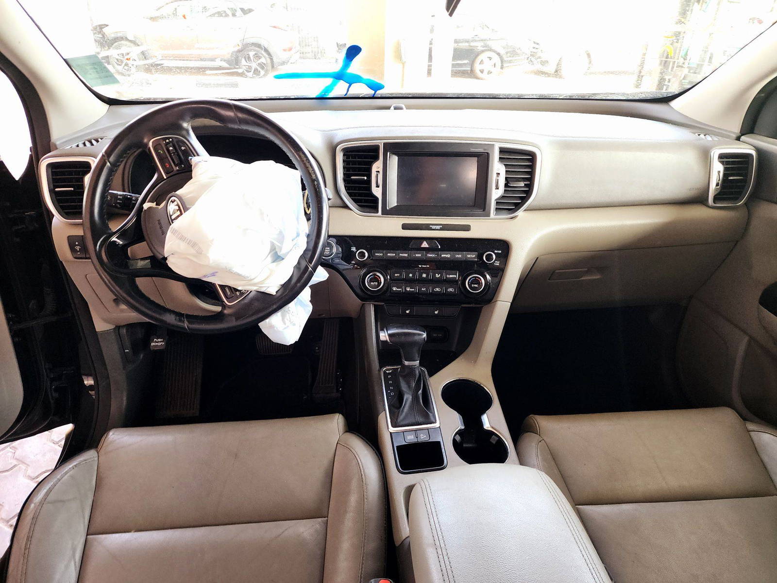 2018 KIA SPORTAGE — 117333 Miles — Lot J7324302 — Souq - Marhaba Auctions Used Cars - Image 7