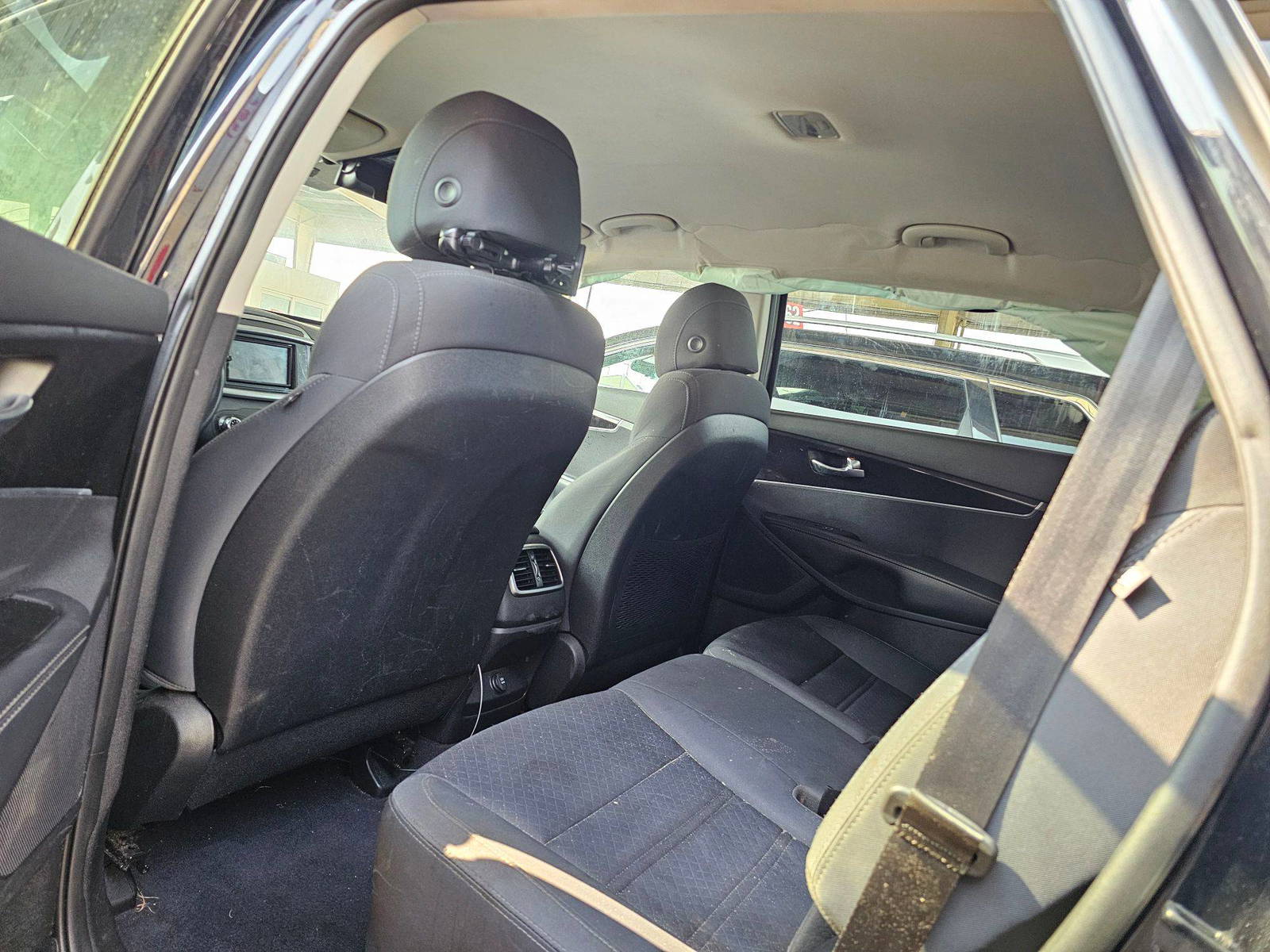 KIA SORENTO 2017 - Marhaba Auction Used Cars - Image 5