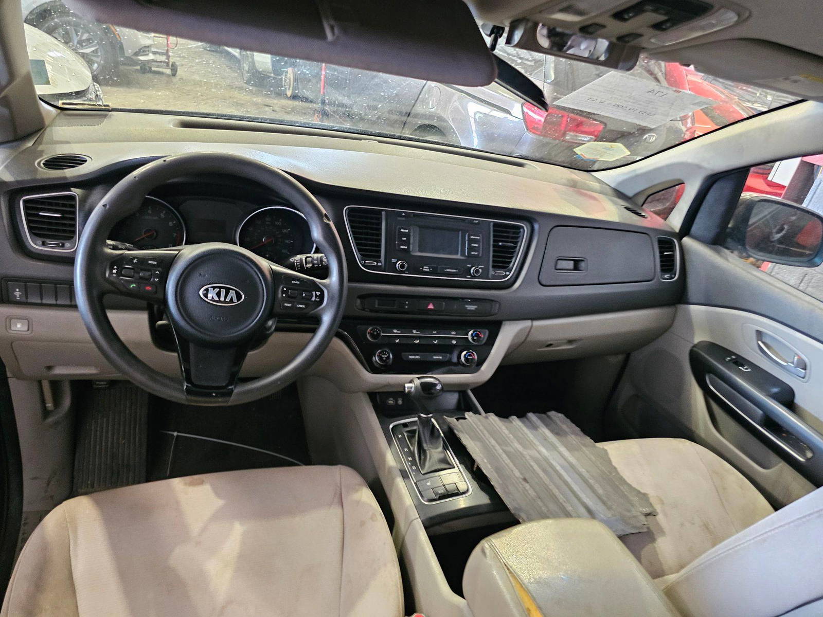 KIA SEDONA 2015 - Marhaba Auction Used Cars - Image 6