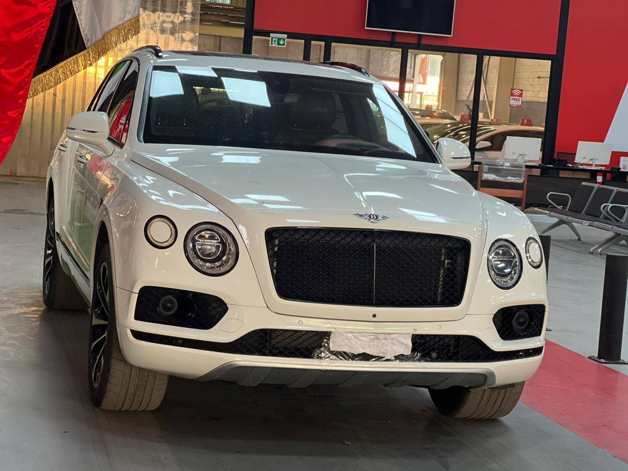 BENTLEY BENTAYGA 2019 - Marhaba Auction Used Cars - Image 4