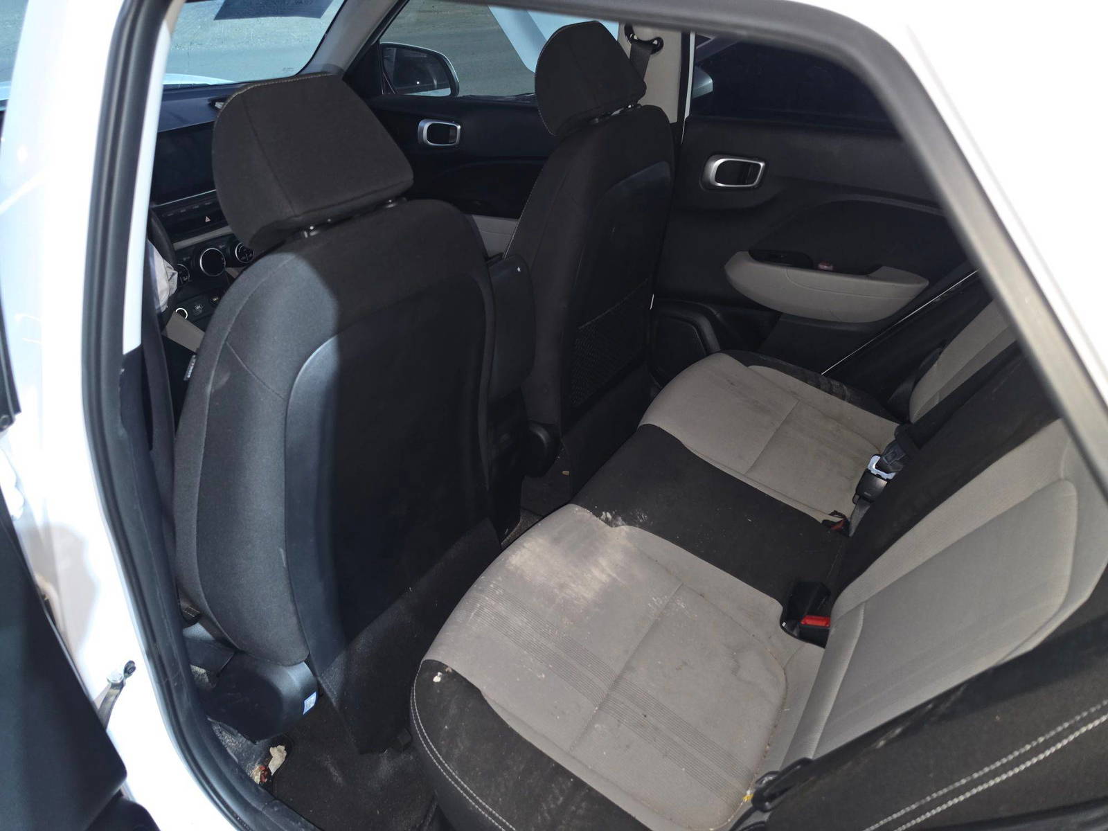 HYUNDAI VENUE SEL 2020 - Marhaba Auction Used Cars - Image 9