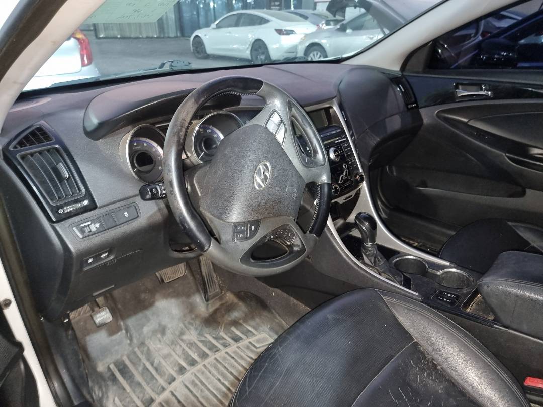 2011 HYUNDAI SONATA — 187704 Miles — Lot 214578 — Ind. 12 - Marhaba Auctions Used Cars - Image 8