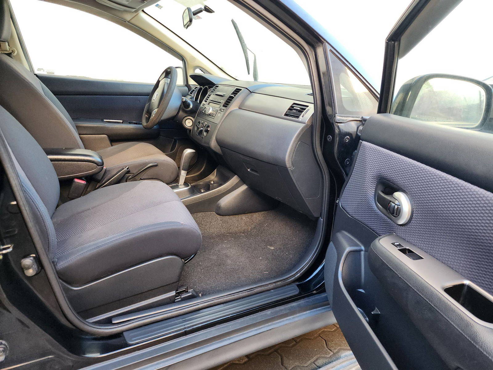 2007 NISSAN VERSA — 169159 Miles — Lot 55796954 — Souq - Marhaba Auctions Used Cars - Image 9