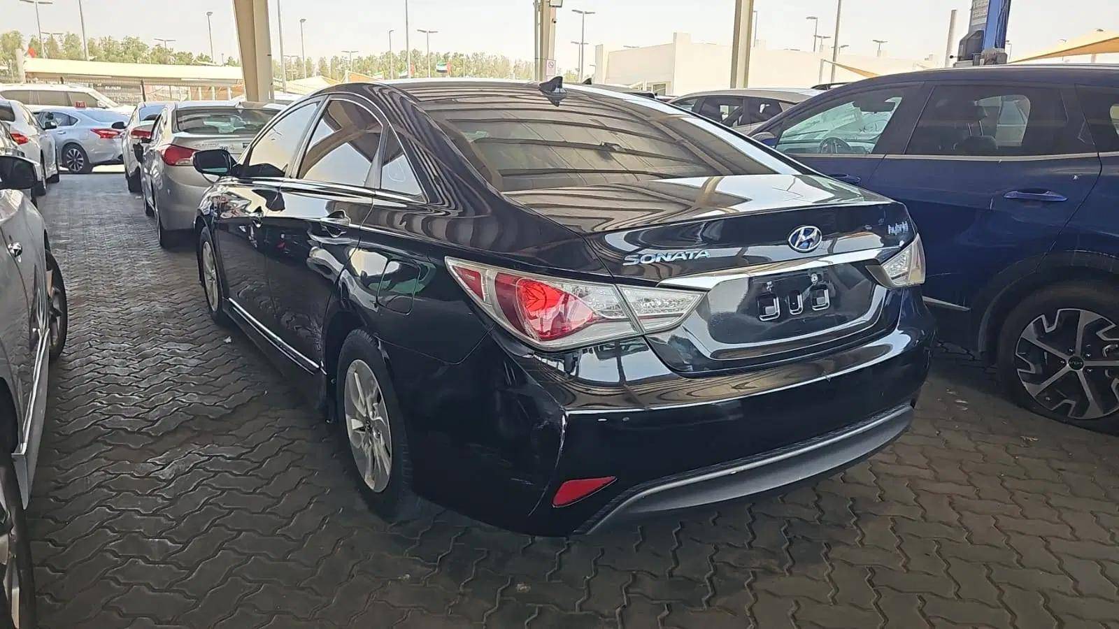 2012 HYUNDAI SONATA — 212264 KM — Lot A056663 — Souq - Marhaba Auctions Used Cars - Image 5