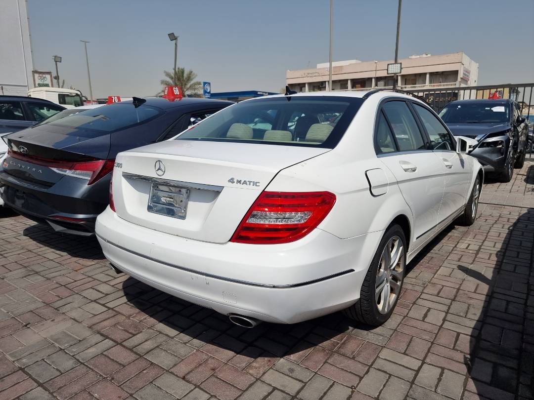 MERCEDES BENZ C300 2013 - Marhaba Auction Used Cars - Image 3