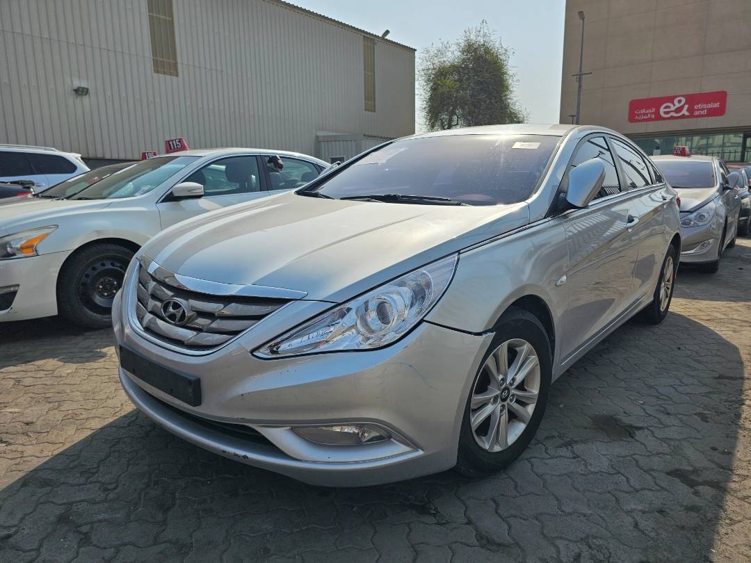 2010 HYUNDAI SONATA — 203132 KM — Lot 014366 — Main - Marhaba Auctions Used Cars - Image 4