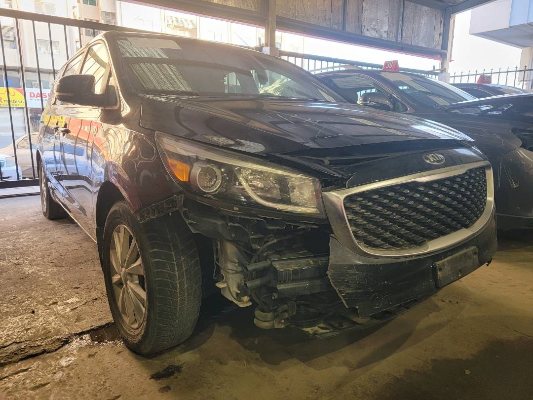 2018 KIA SEDONA — 109374 KM — Lot J6388035 — Main - Marhaba Auctions Used Cars - Image 4