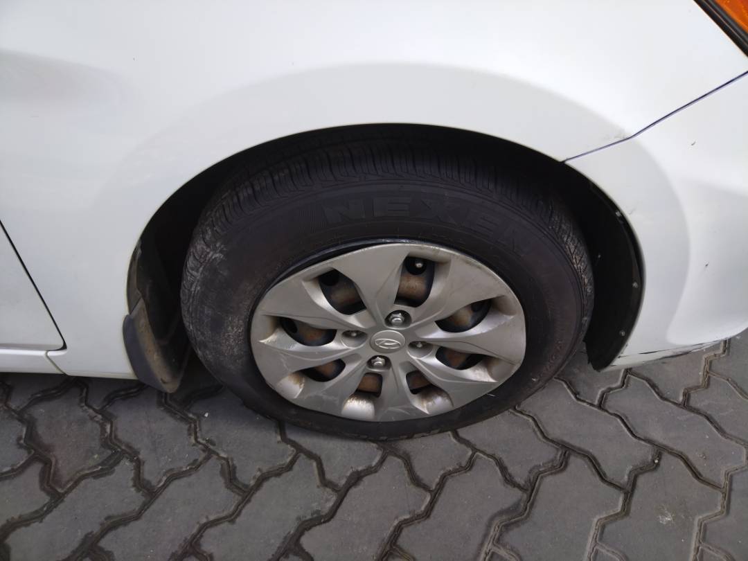 2015 HYUNDAI ACCENT — 95268 Miles — Lot 80400303 - Marhaba Auctions Used Cars - Image 6