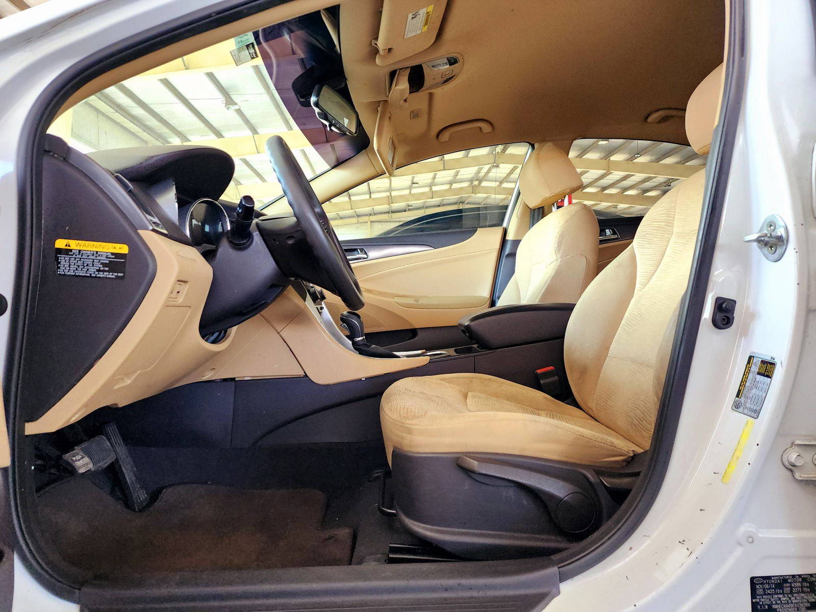 2015 HYUNDAI SONATA — 162300 Miles — Lot FA134364 — Souq - Marhaba Auctions Used Cars - Image 8
