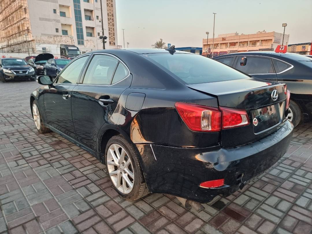 2011 LEXUS IS 250 — 187033 Miles — Lot 125478 — Souq - Marhaba Auctions Used Cars - Image 5