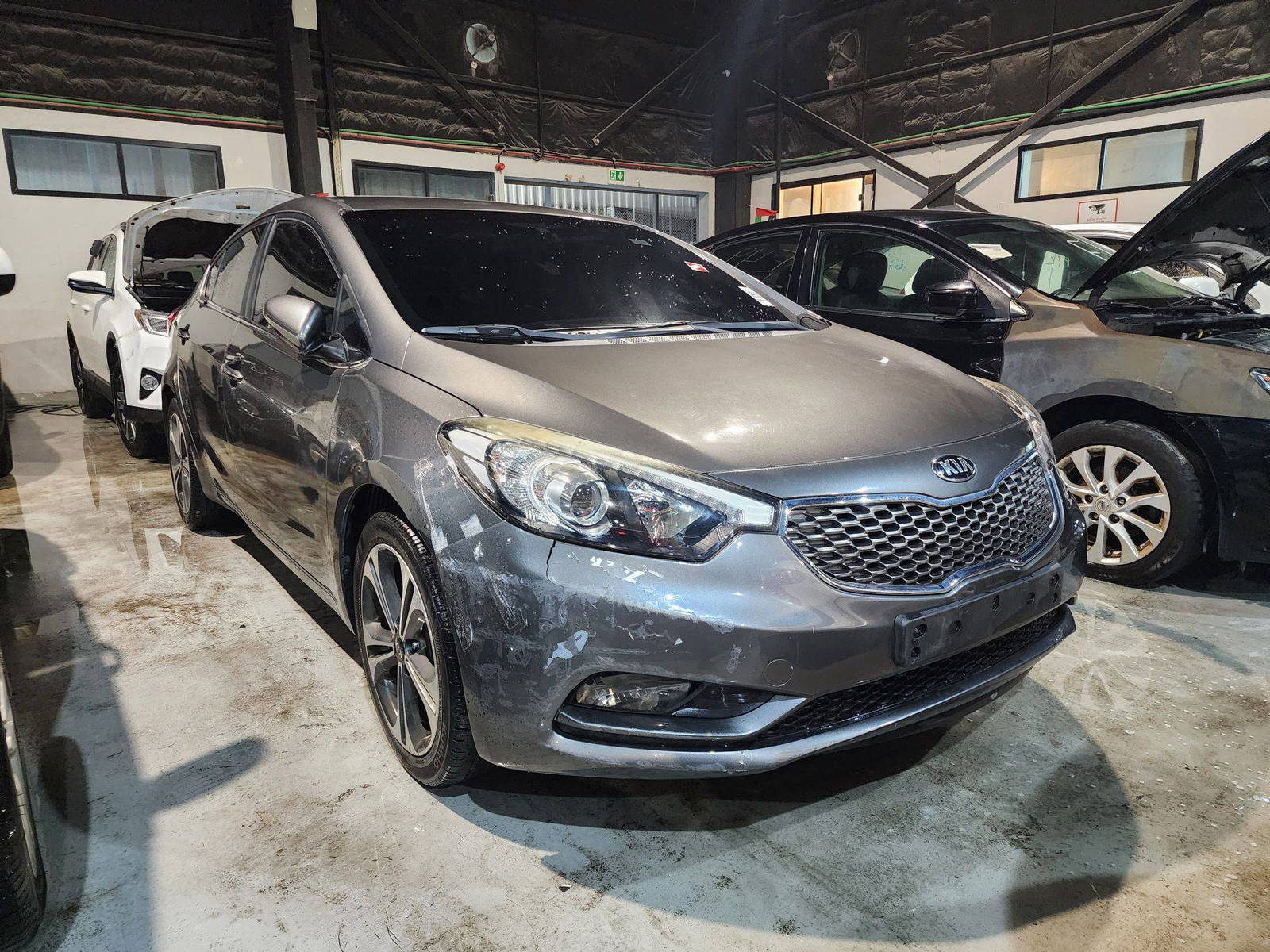 2013 KIA K3 — 143128 KM — Lot 075874 — Al Quoz - Marhaba Auctions Used Cars - Image 3
