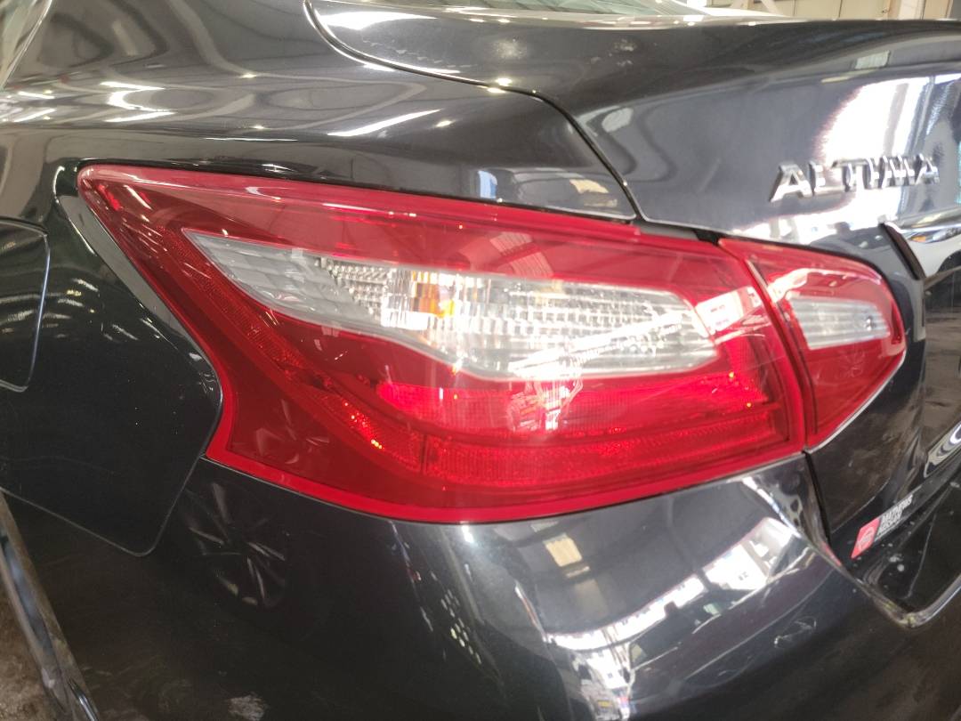 2018 NISSAN ALTIMA — 103181 Miles — Lot 39221114 - Marhaba Auctions Used Cars - Image 9