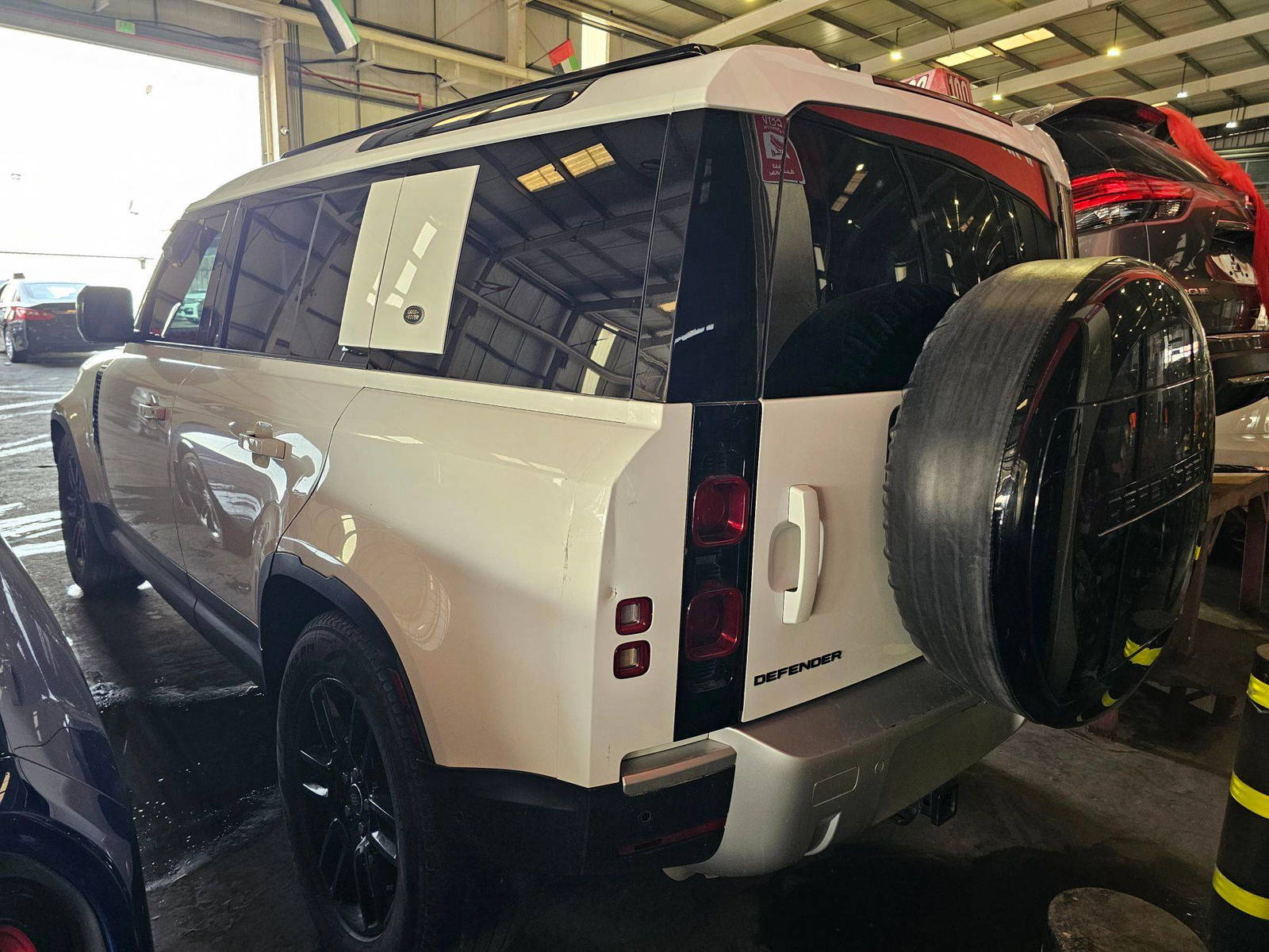 Land Rover DEFENDER 110 X 2024 view 2