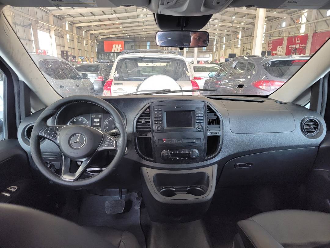2018 MERCEDES BENZ METRIS — 211648 KM — Lot 3414123 — Main - Marhaba Auctions Used Cars - Image 8