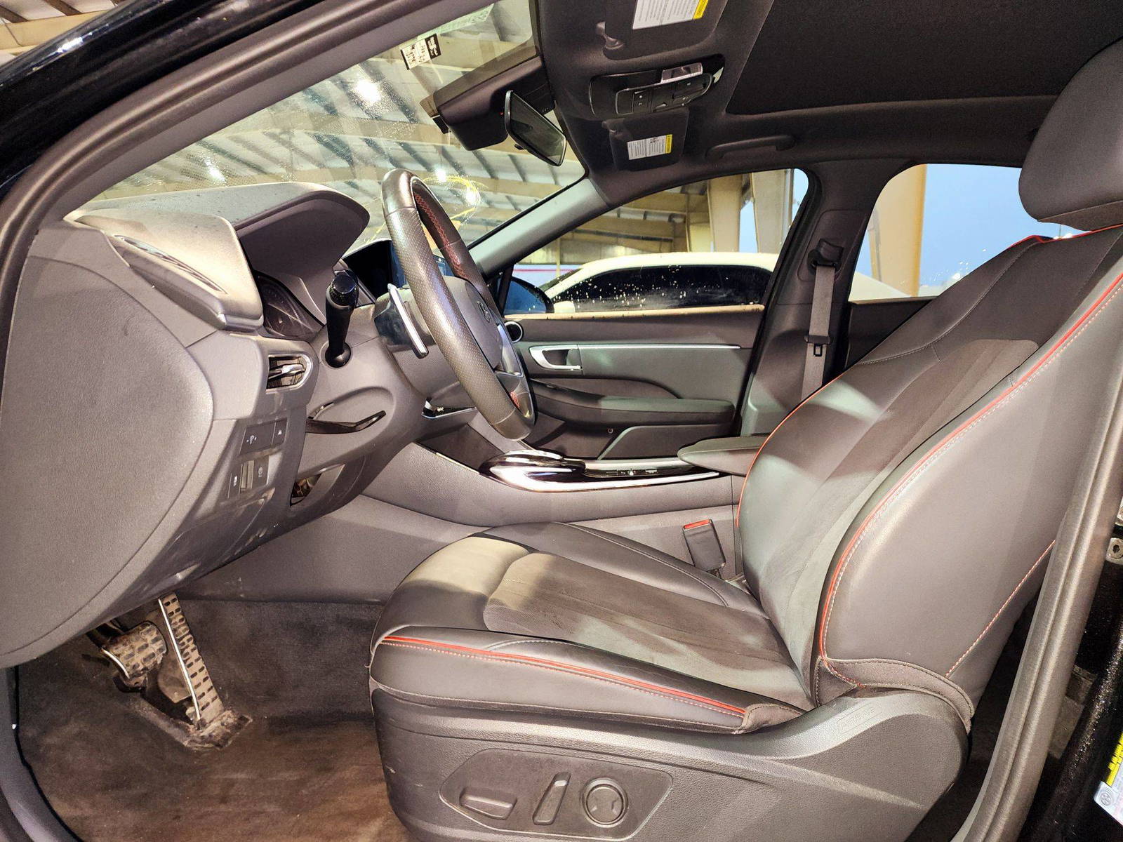 2022 HYUNDAI SONATA — 182791 KM — Lot 68977284 — Souq - Marhaba Auctions Used Cars - Image 9