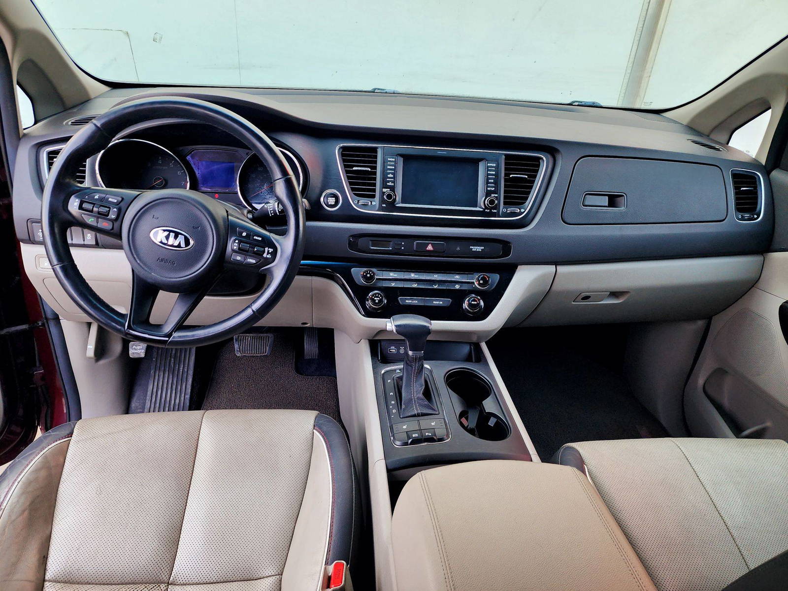2017 KIA SEDONA — 137065 Miles — Lot 6247605 — Souq - Marhaba Auctions Used Cars - Image 7