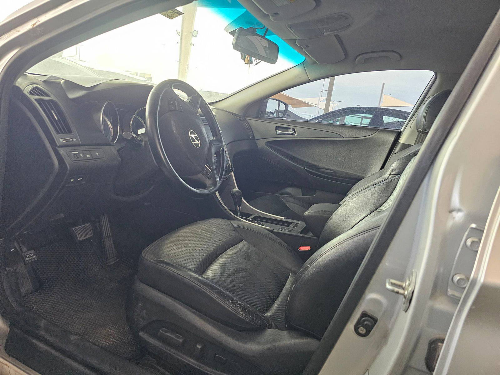 HYUNDAI SONATA 2011 - Marhaba Auction Used Cars - Image 8