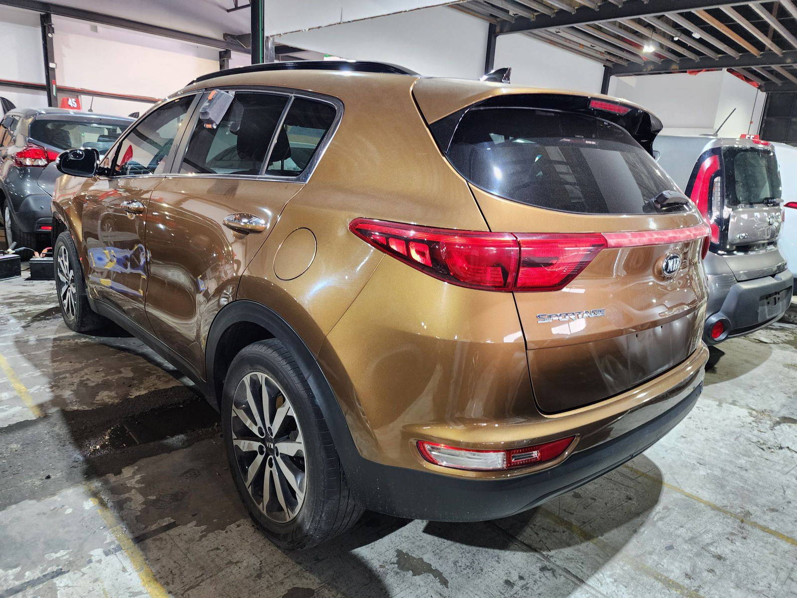 2018 KIA SPORTAGE — 178096 Miles — Lot 40879692 — Al Quoz - Marhaba Auctions Used Cars - Image 5