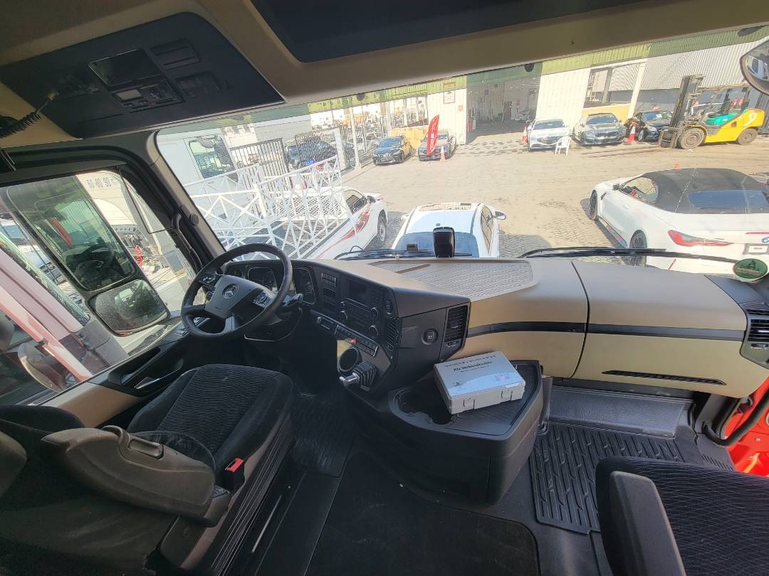 2014 MERCEDES BENZ ACTROS — 979788 KM — Lot L859402 — Main - Marhaba Auctions Used Cars - Image 9