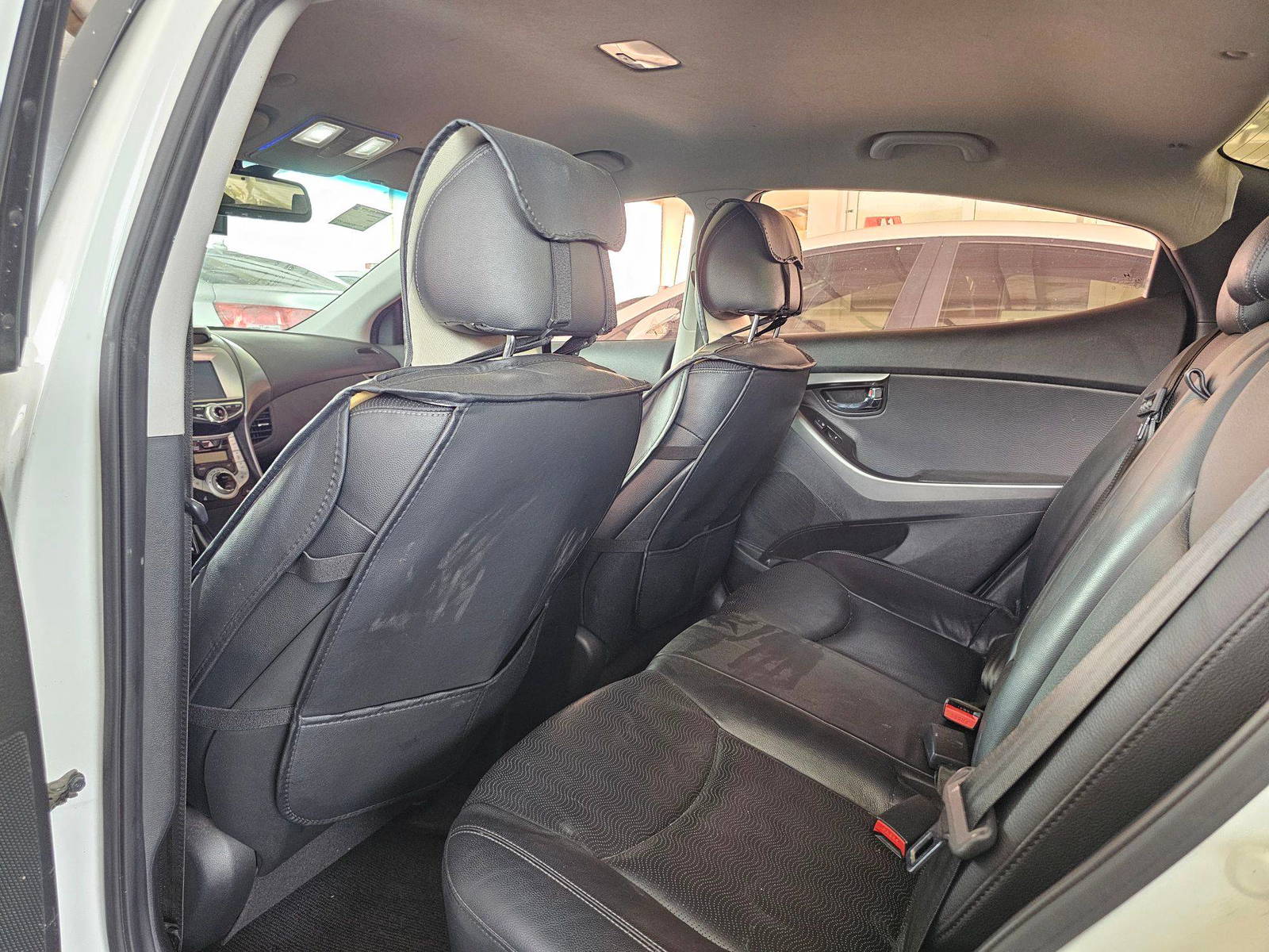 2011 HYUNDAI AVANTE — 171883 KM — Lot 006505 — Souq - Marhaba Auctions Used Cars - Image 6
