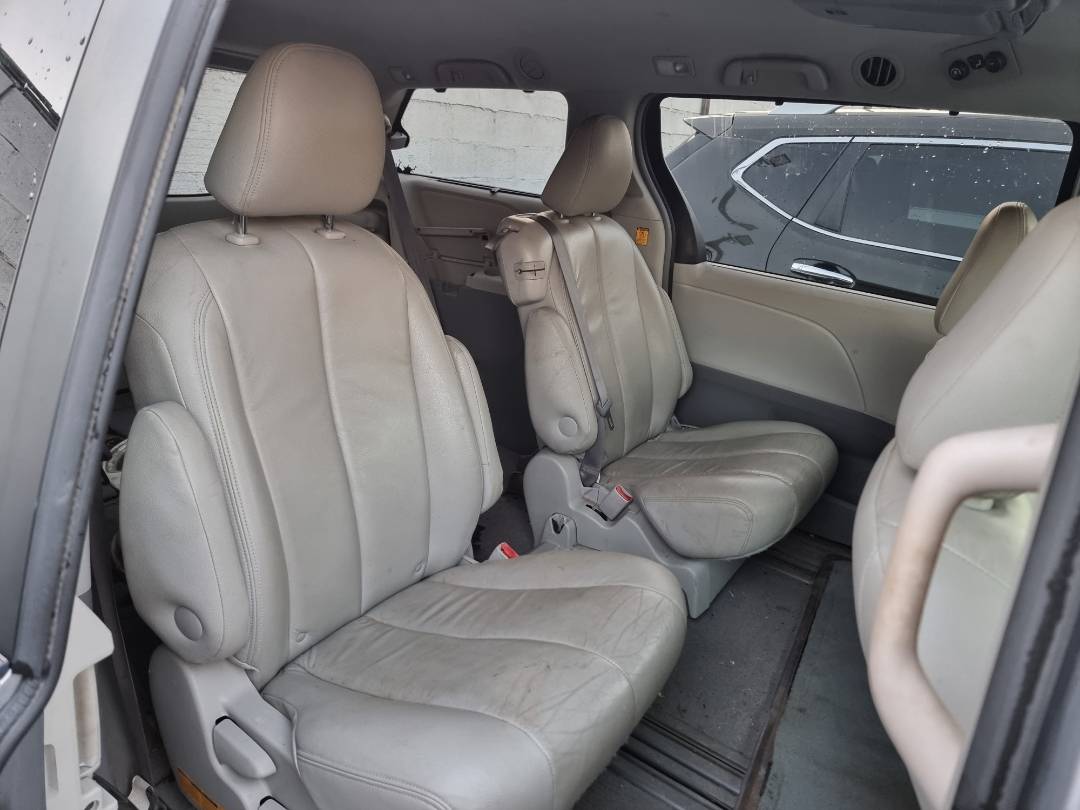 2011 TOYOTA SIENNA — 161667 Miles — Lot S083154 — Ind. 12 - Marhaba Auctions Used Cars - Image 6