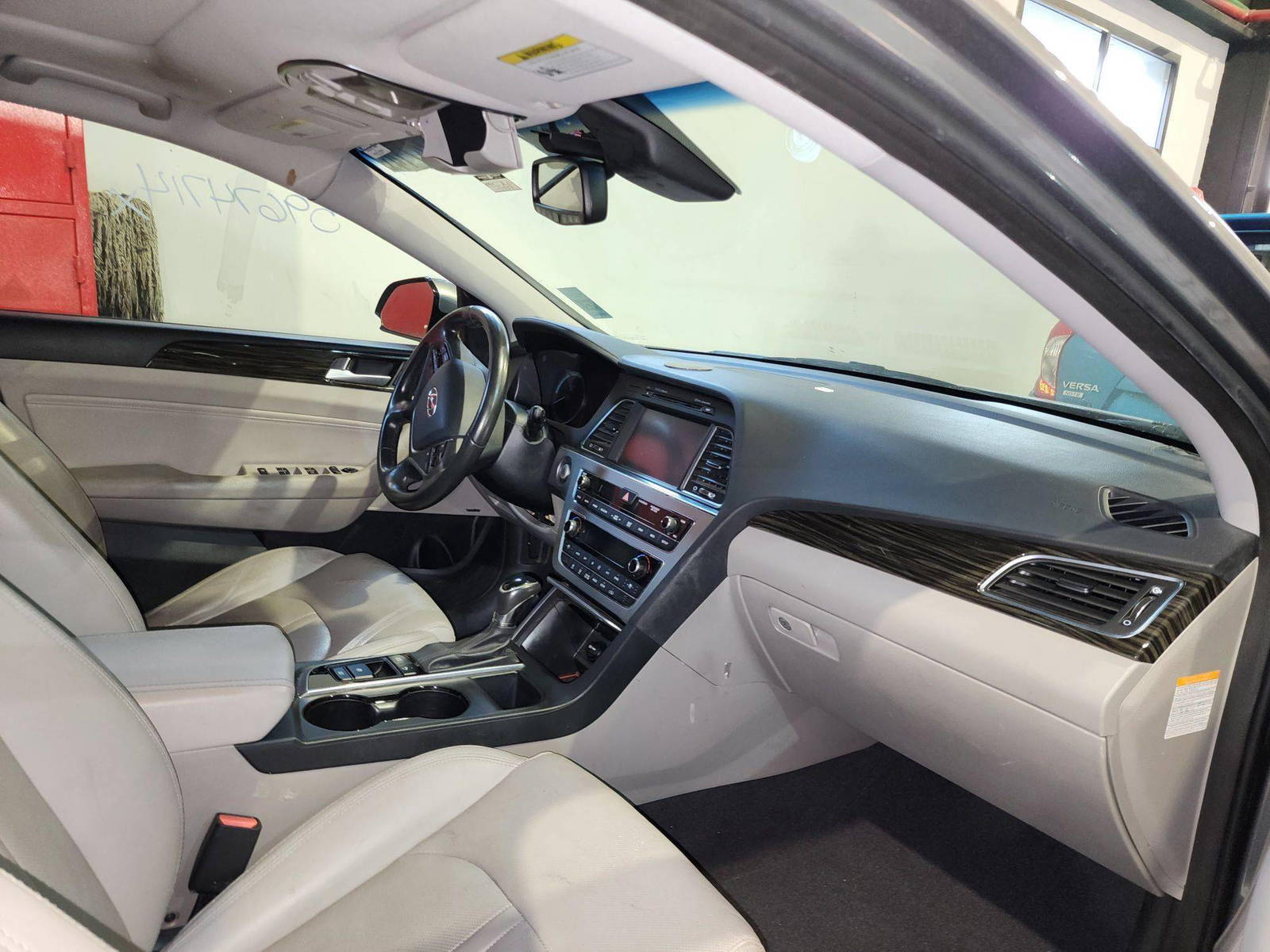 2017 HYUNDAI SONATA — 149650 Miles — Lot 59674714 — Al Quoz - Marhaba Auctions Used Cars - Image 10
