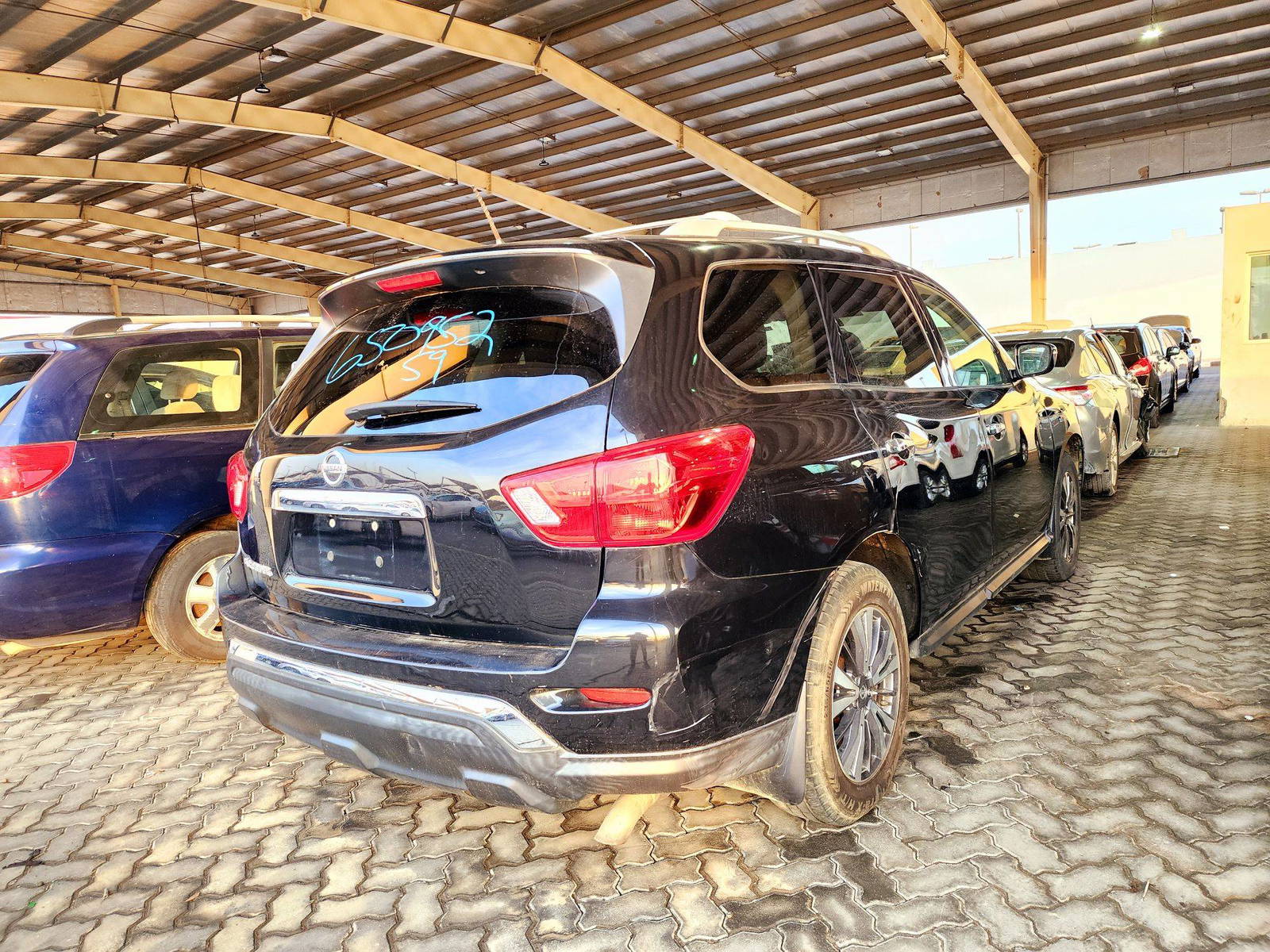 2018 NISSAN PATHFINDER — 118050 Miles — Lot 50163311 — Souq - Marhaba Auctions Used Cars - Image 3