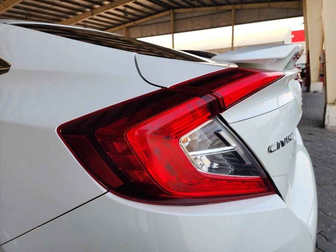 2019 HONDA CIVIC — 132468 KM — Lot 009125 — Souq - Marhaba Auctions Used Cars - Image 10