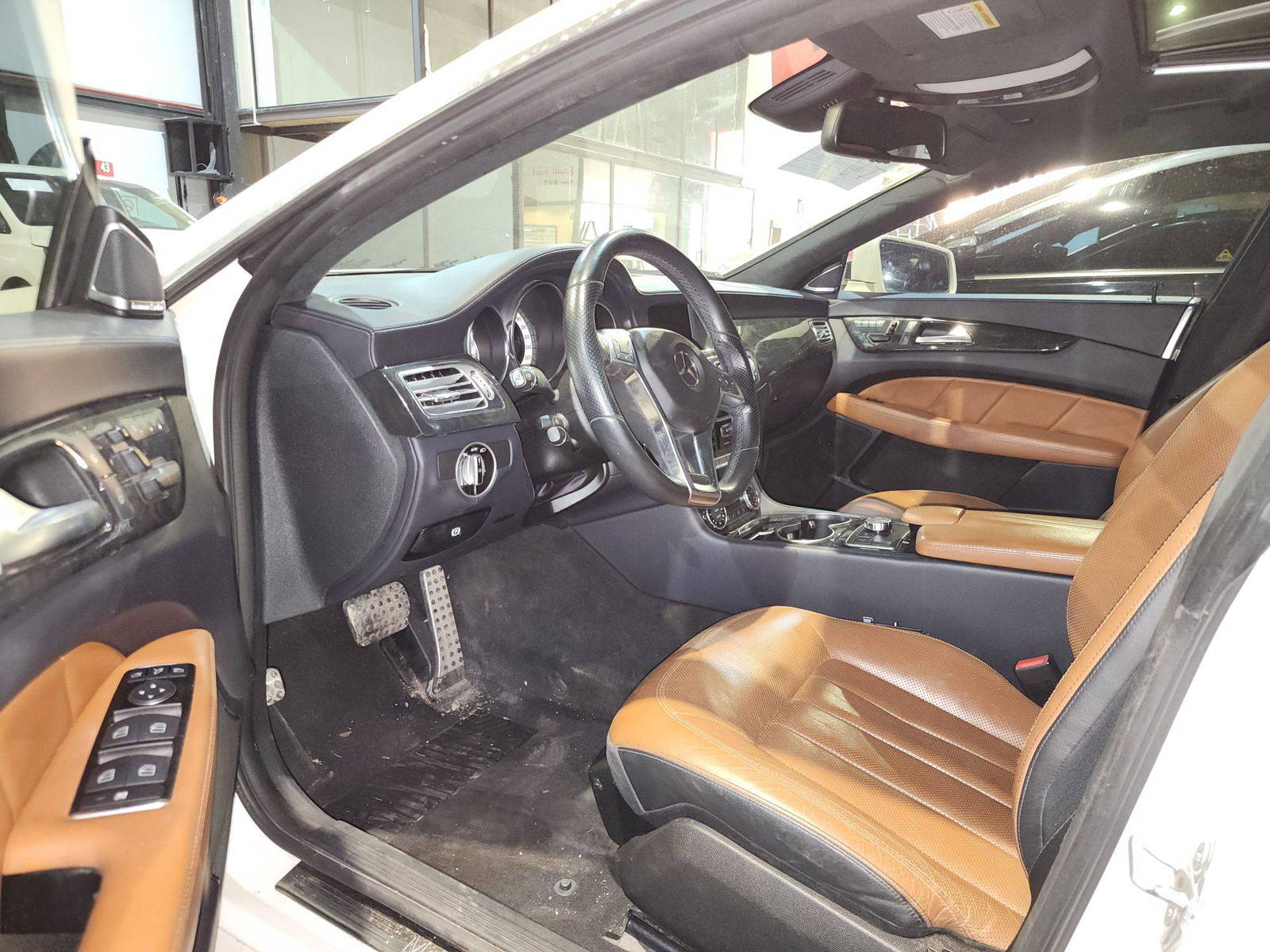 2013 MERCEDES BENZ CLS 550 — 181568 KM — Lot 51203465 — Souq - Marhaba Auctions Used Cars - Image 10