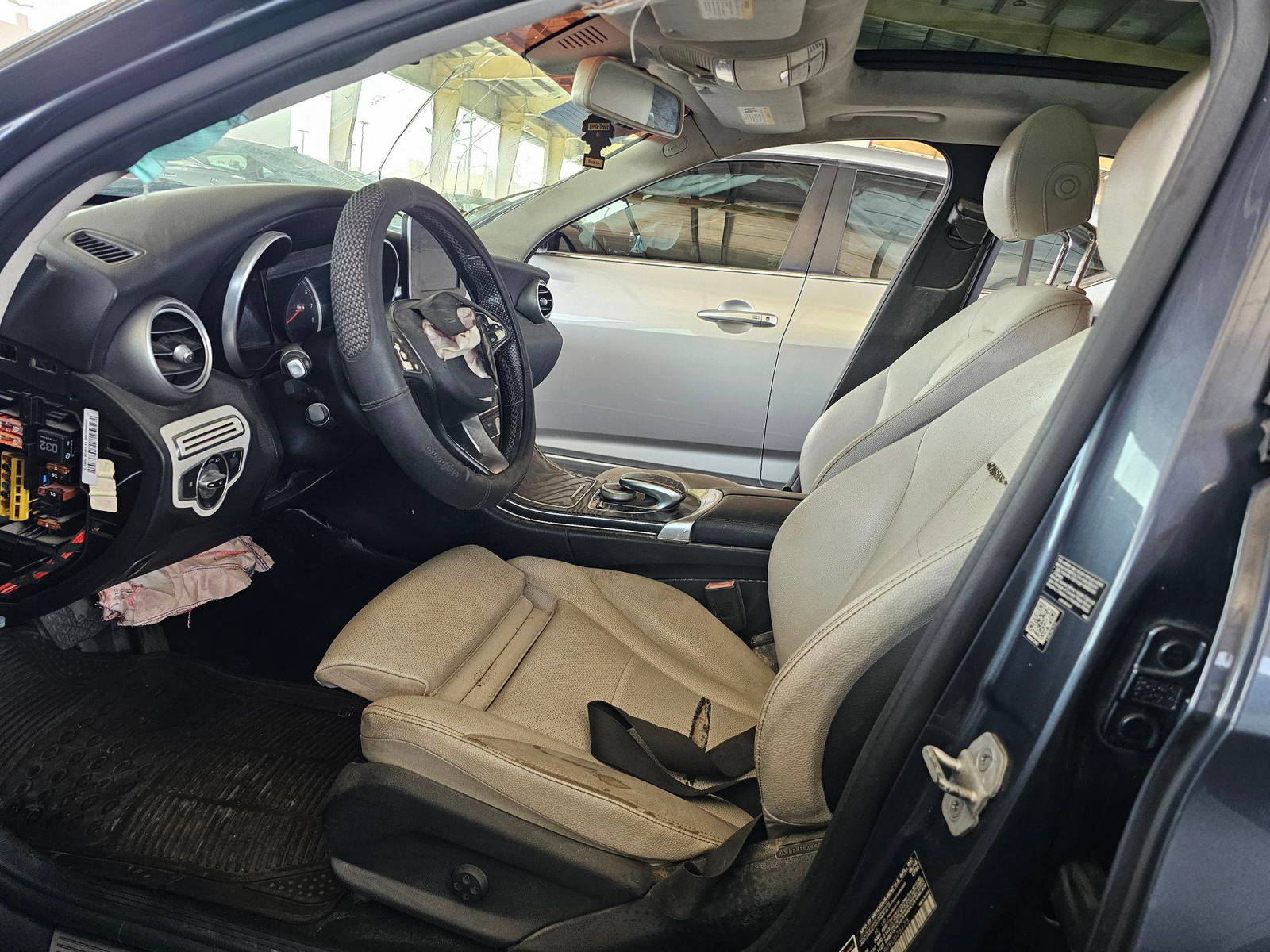 MERCEDES BENZ C300 2015 - Marhaba Auction Used Cars - Image 9