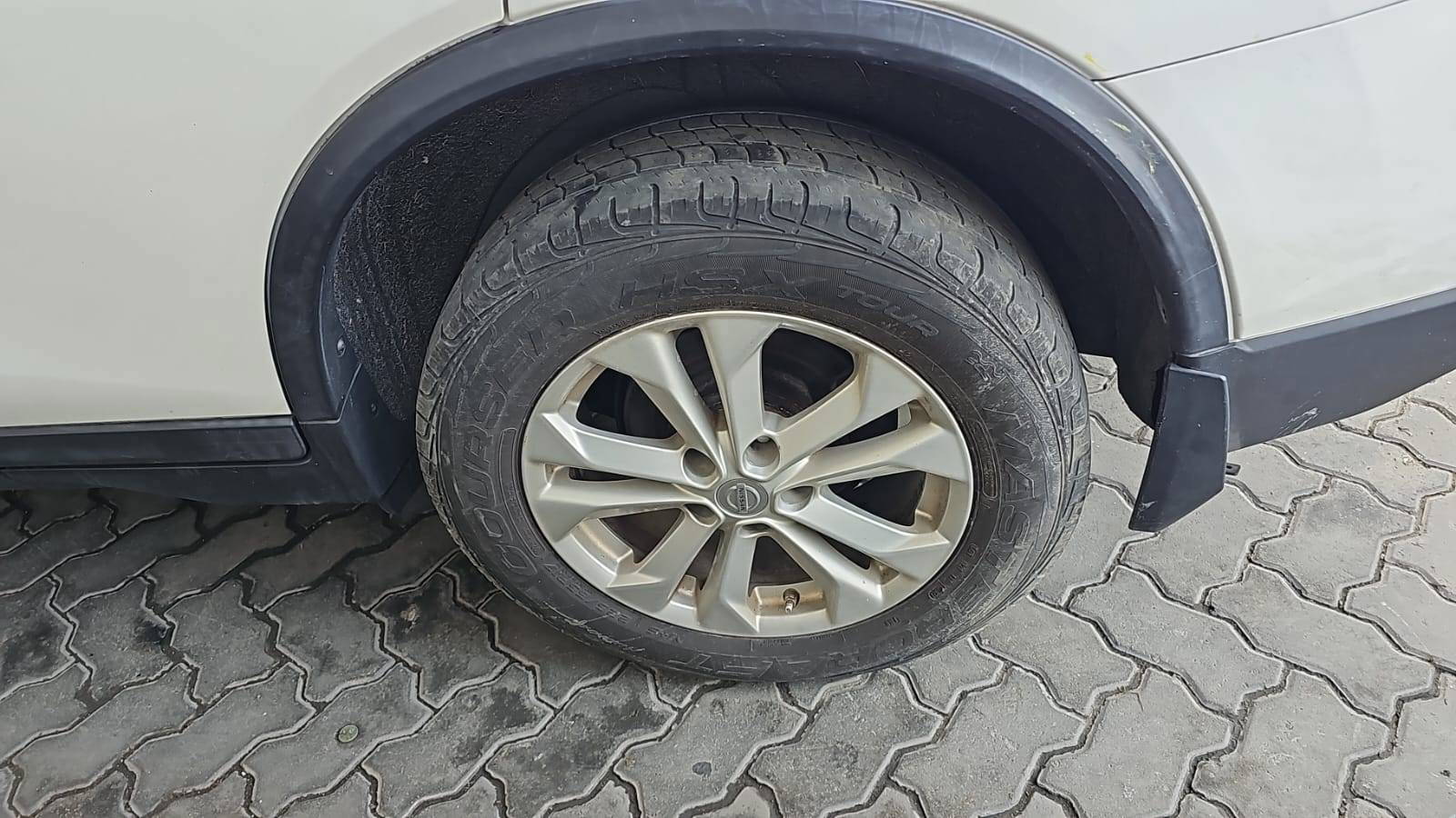 NISSAN ROGUE 2015 - Marhaba Auction Used Cars - Image 11