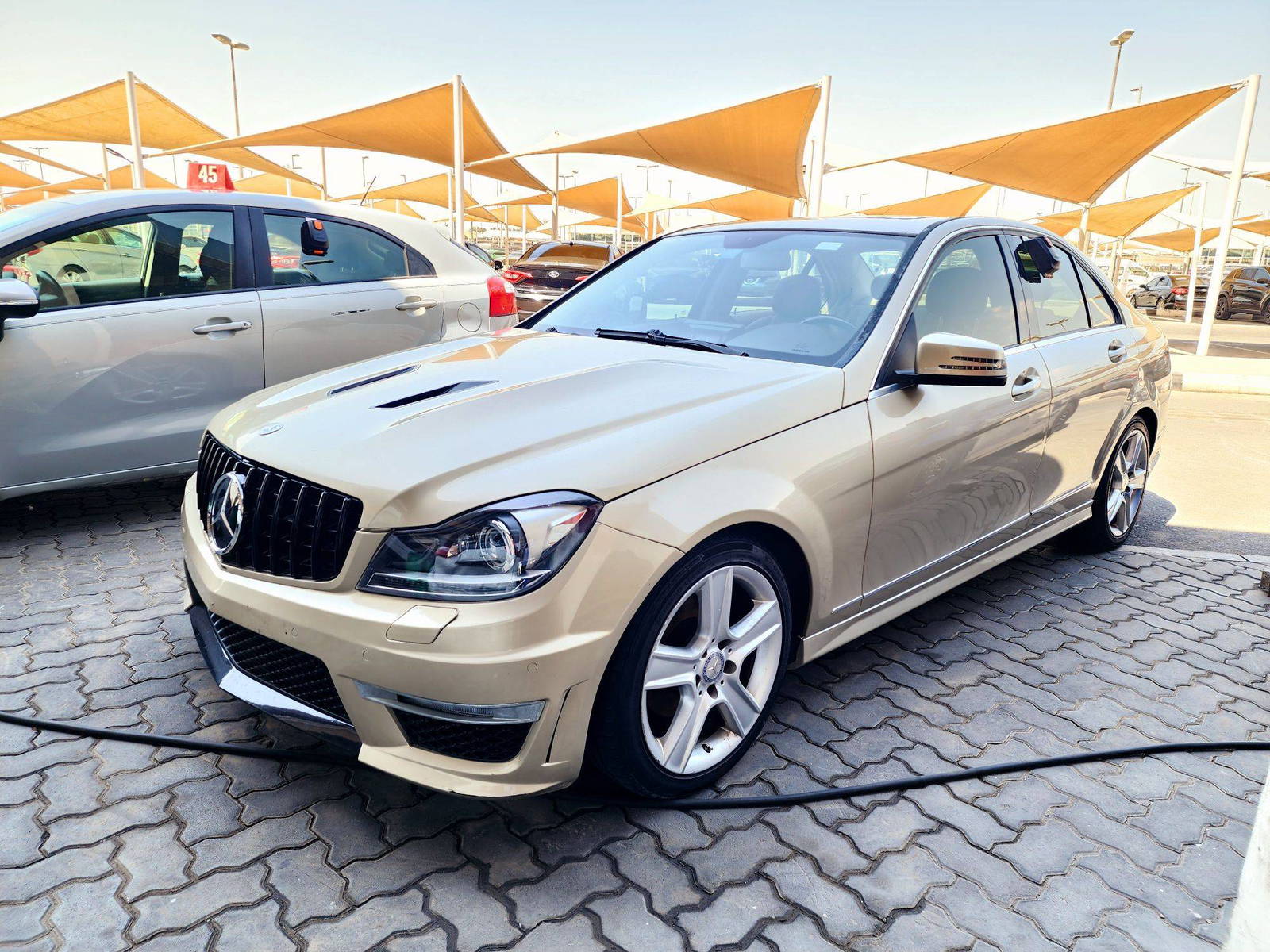 2011 MERCEDES BENZ C300 — 321757 KM — Lot 7BR140755 — Souq - Marhaba Auctions Used Cars - Image 4