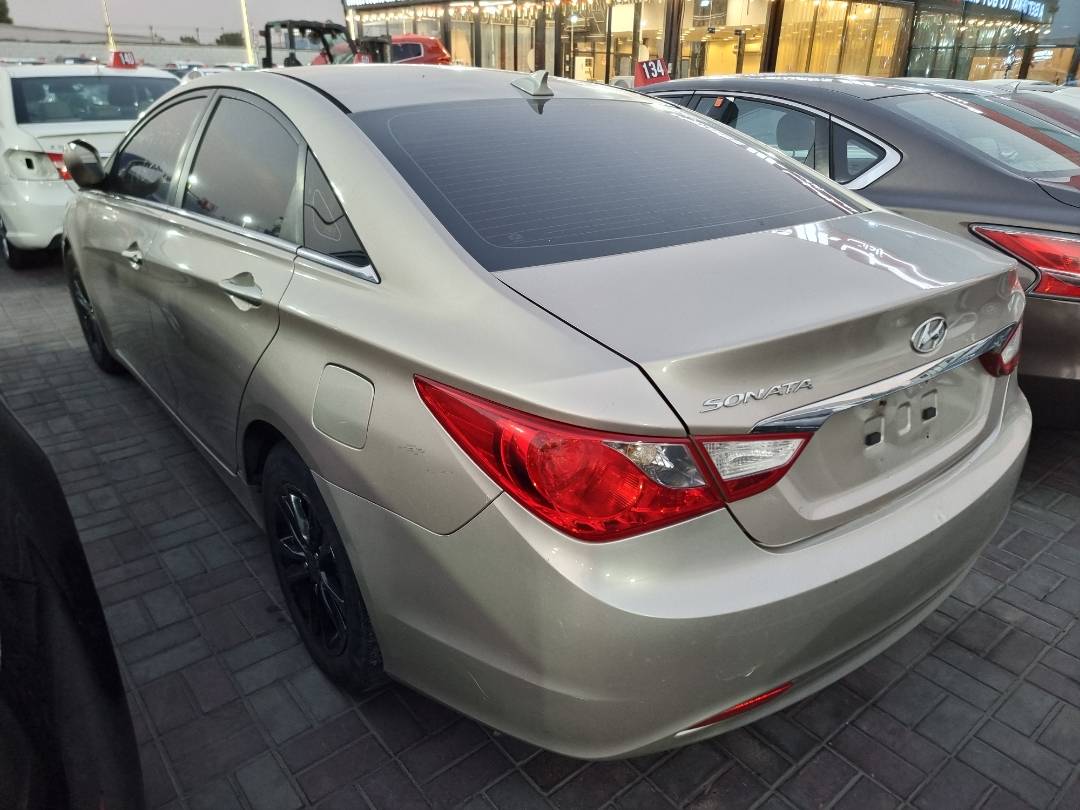 2012 HYUNDAI SONATA — 198009 Miles — Lot 27391 — Souq - Marhaba Auctions Used Cars - Image 5