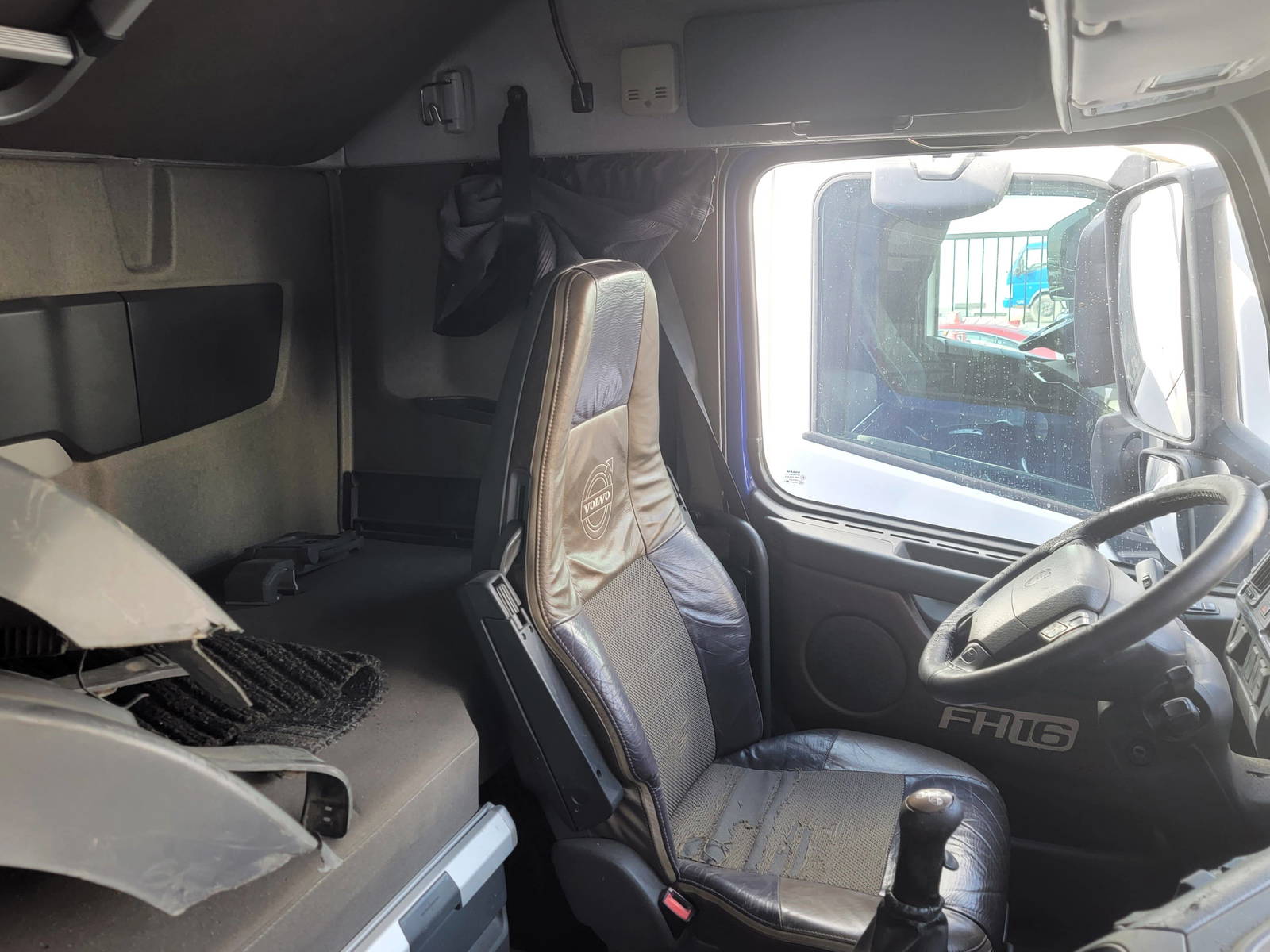 2011 VOLVO FH-Series — 666430 KM — Lot BA718263 — Main - Marhaba Auctions Used Cars - Image 9