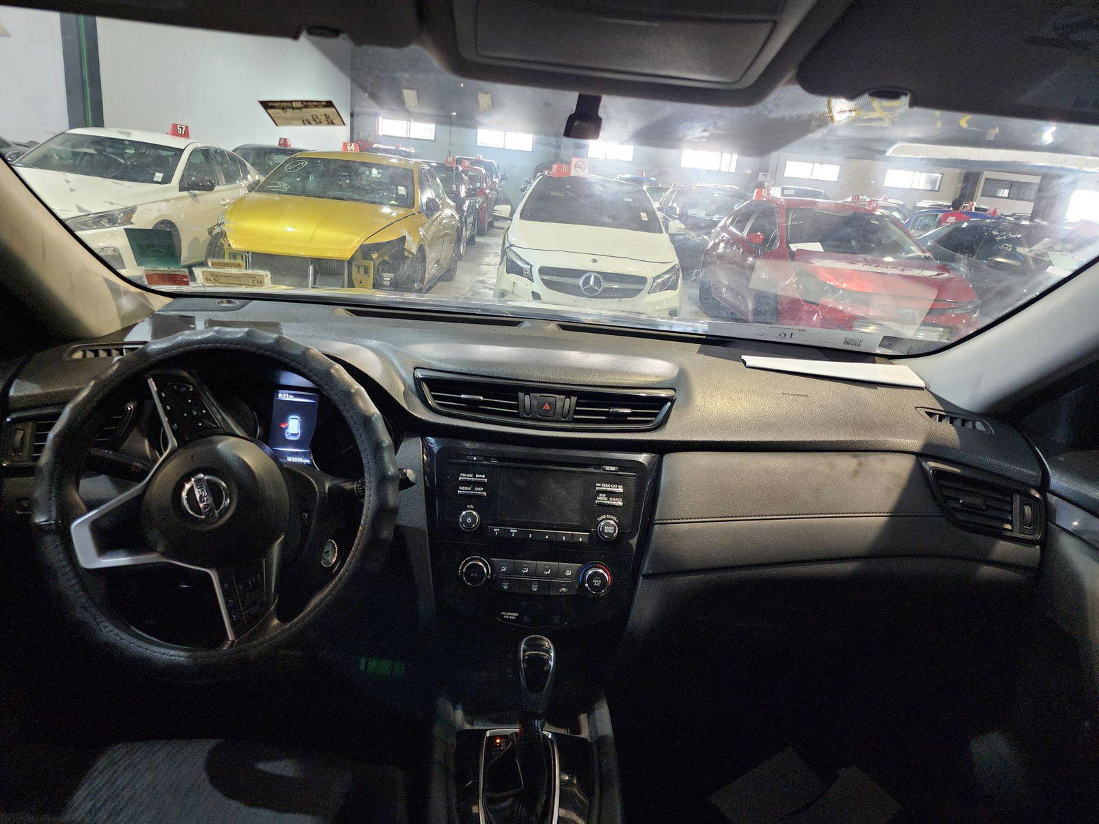 2017 NISSAN ROGUE — 183036 Miles — Lot V0HP568443 — Al Quoz - Marhaba Auctions Used Cars - Image 7