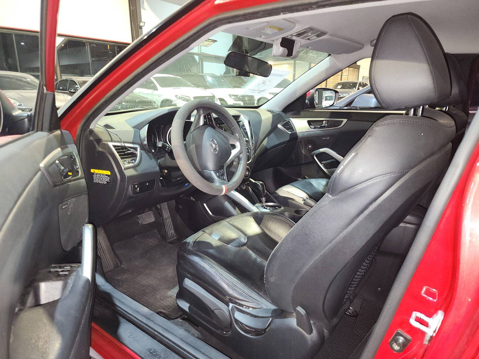 2012 HYUNDAI VELOSTER — 208433 KM — Lot 006812 — Al Quoz - Marhaba Auctions Used Cars - Image 9