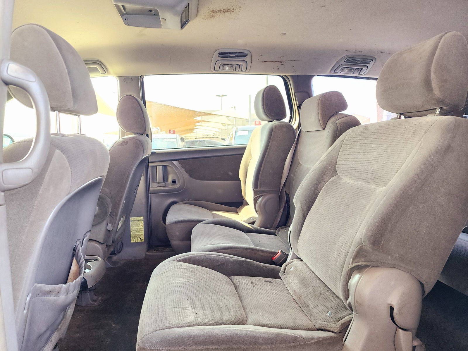 2005 TOYOTA SIENNA — 167092 Miles — Lot 66006014 — Souq - Marhaba Auctions Used Cars - Image 7