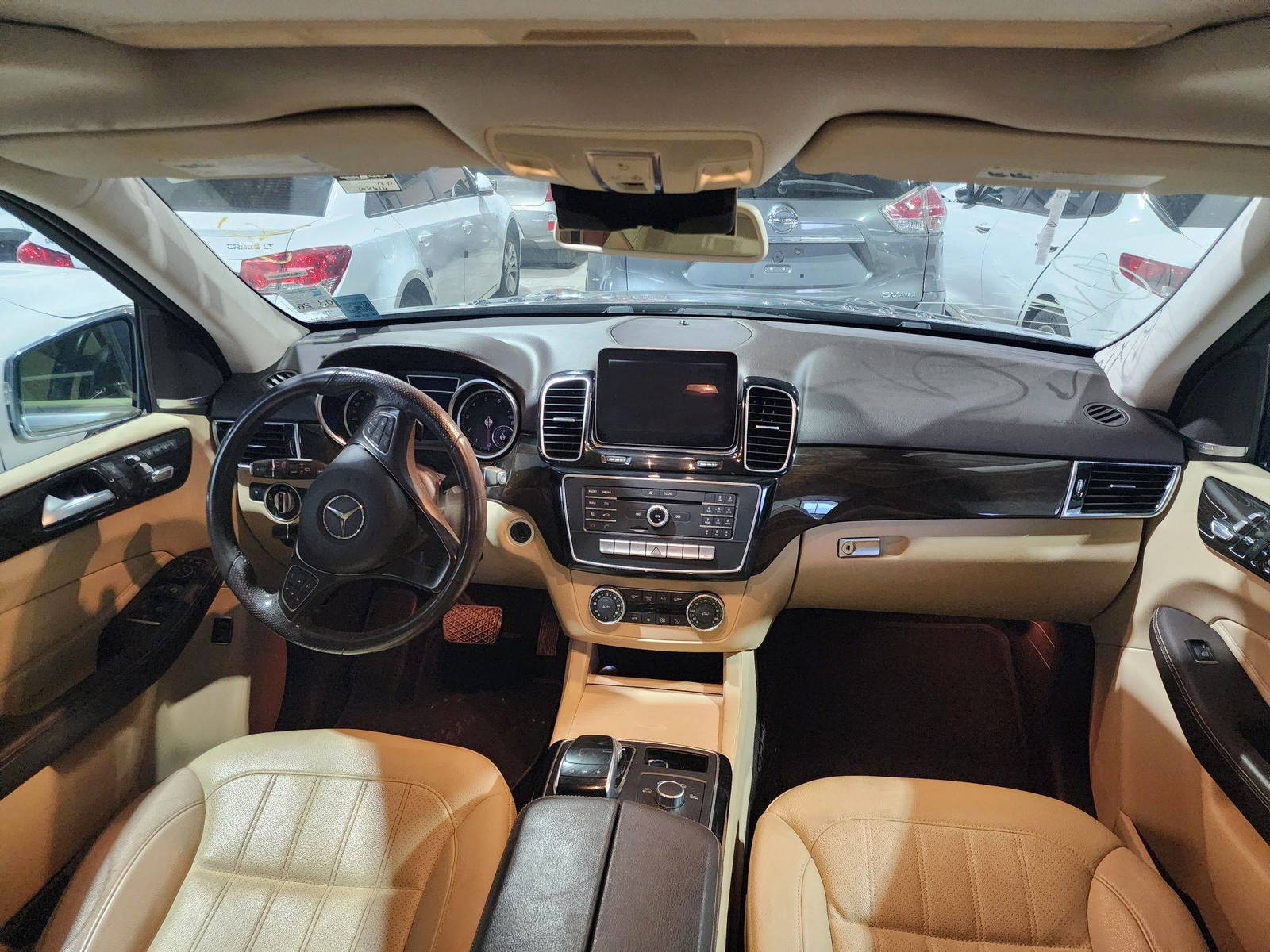 2017 MERCEDES BENZ GLE 350 — 104617 Miles — Lot 842251 — Al Quoz - Marhaba Auctions Used Cars - Image 8