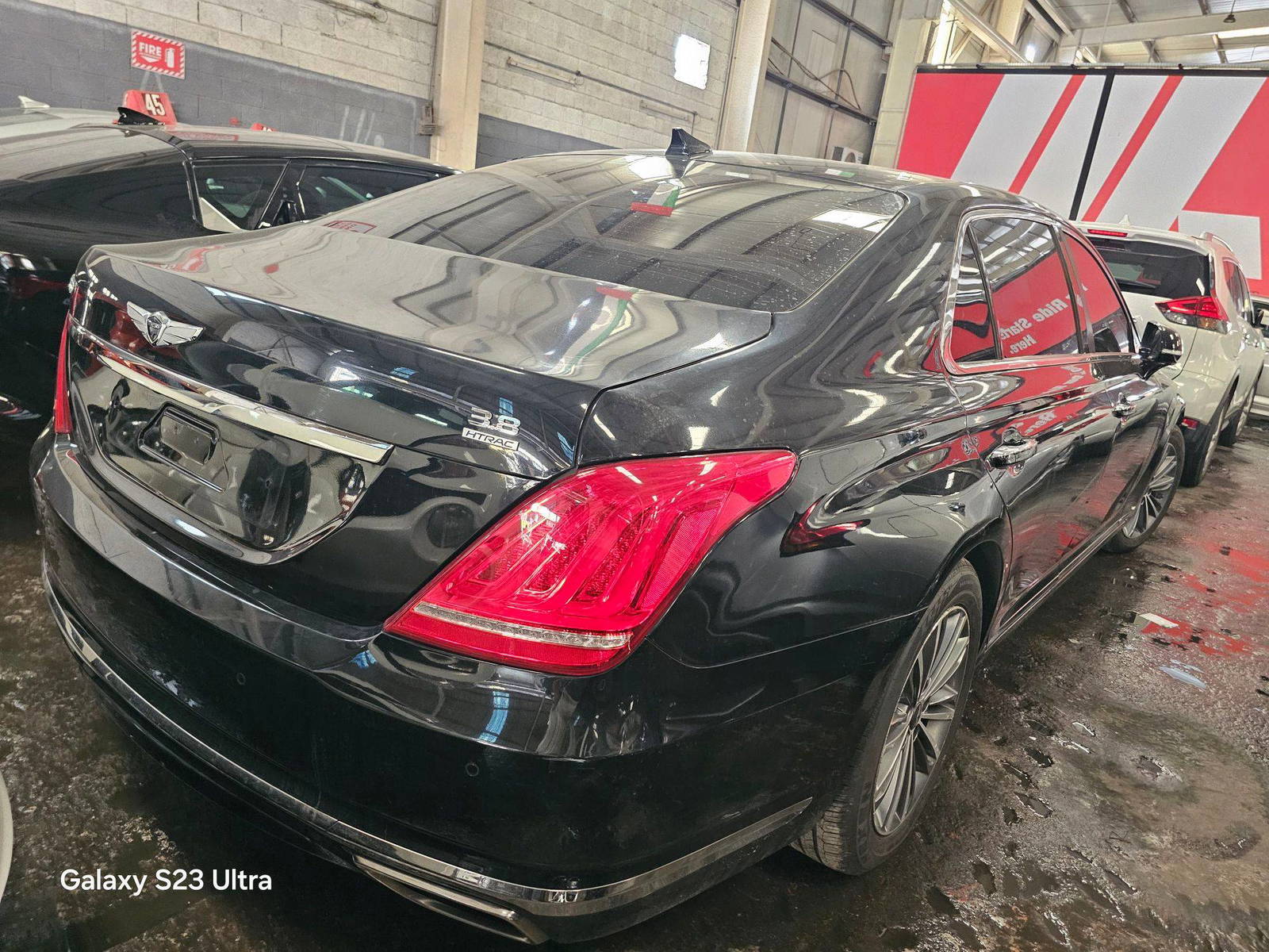 HYUNDAI GENESIS 2016 - Marhaba Auction Used Cars - Image 3