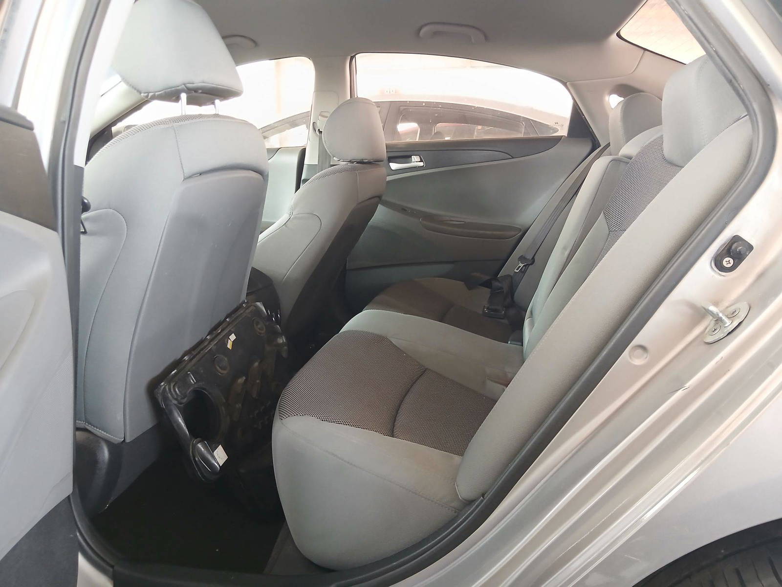2011 HYUNDAI SONATA — 190470 KM — Lot 190807 — Souq - Marhaba Auctions Used Cars - Image 6