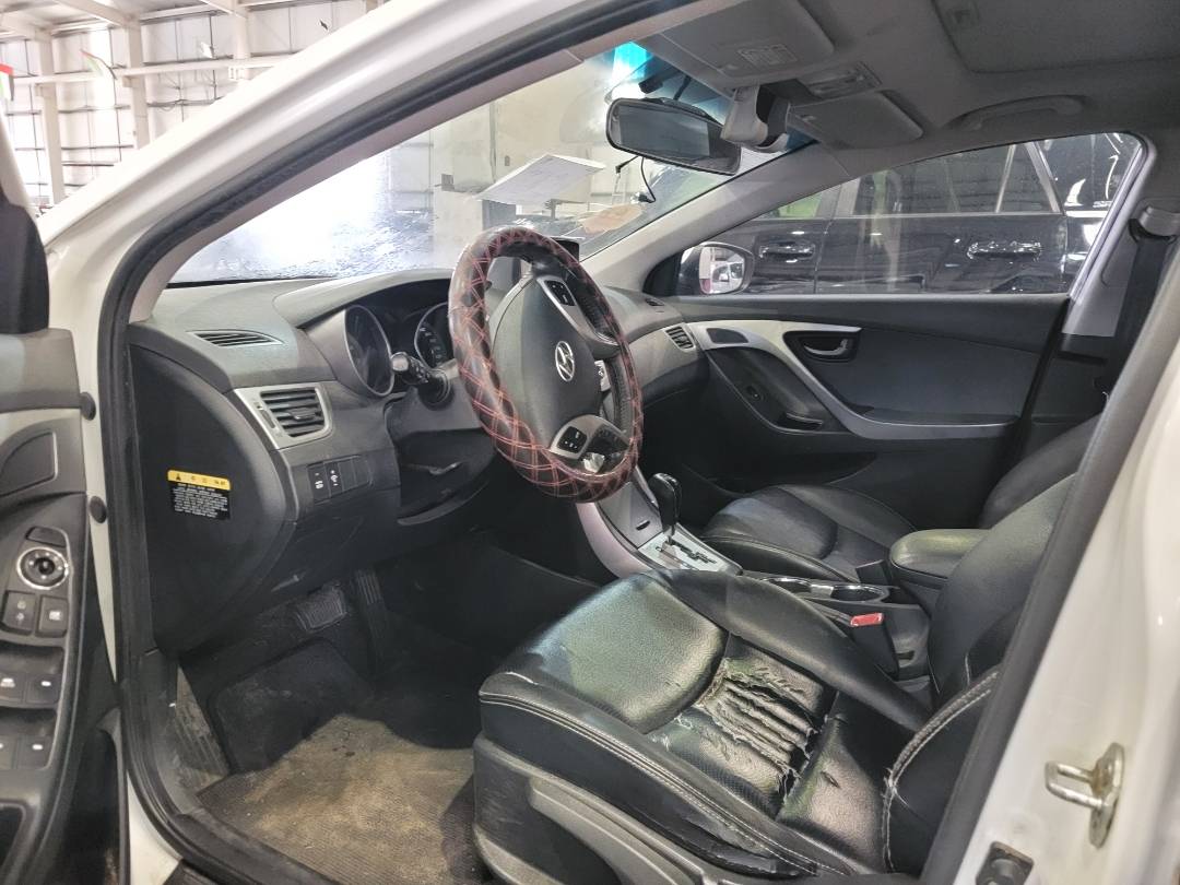 2011 HYUNDAI AVANTE — 144420 KM — Lot BU027517 — Main - Marhaba Auctions Used Cars - Image 6