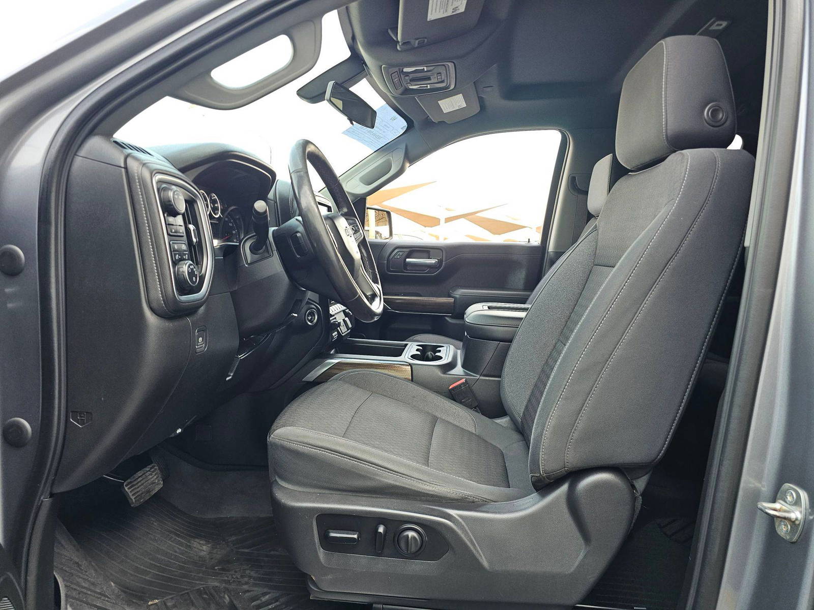 2020 CHEVROLET SILVERADO — 139435 Miles — Lot D6LZ376274 — Souq - Marhaba Auctions Used Cars - Image 8