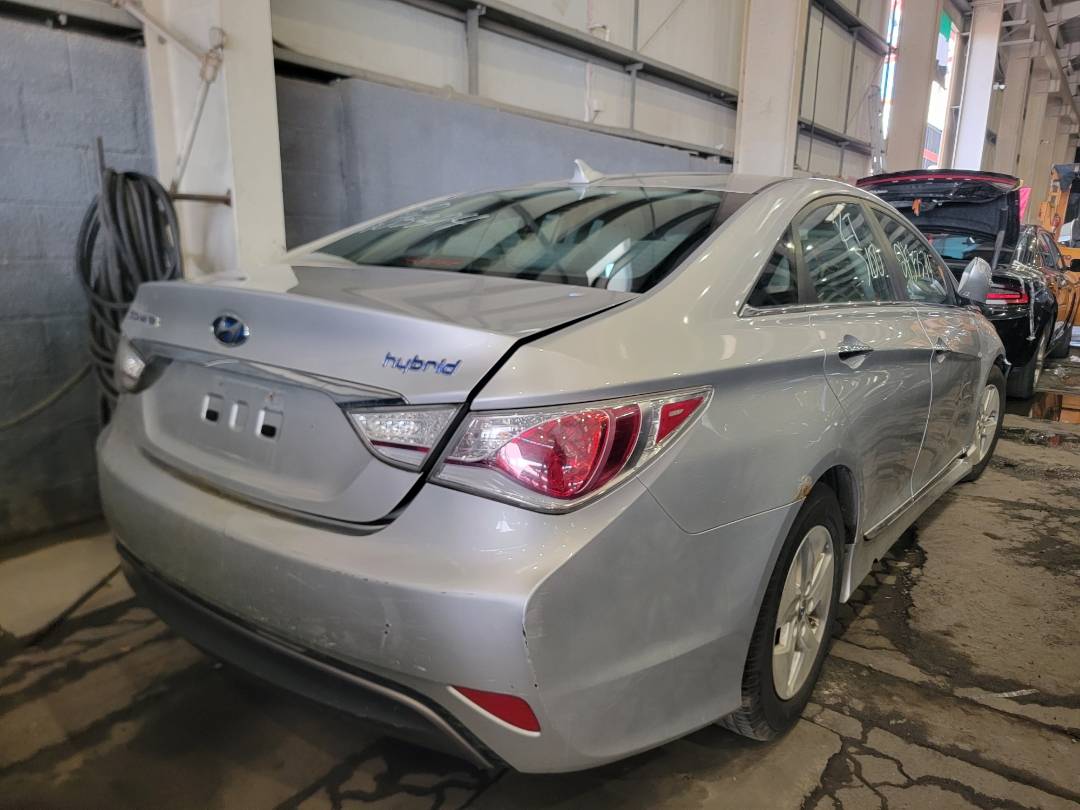 2011 HYUNDAI SONATA — 234121 Miles — Lot 39913673 — Main - Marhaba Auctions Used Cars - Image 4