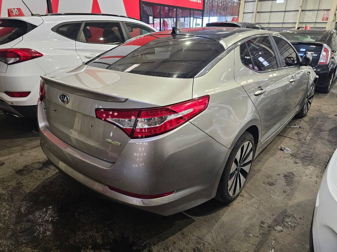 2013 KIA K5 — 186738 KM — Lot 17445 — Main - Marhaba Auctions Used Cars - Image 4