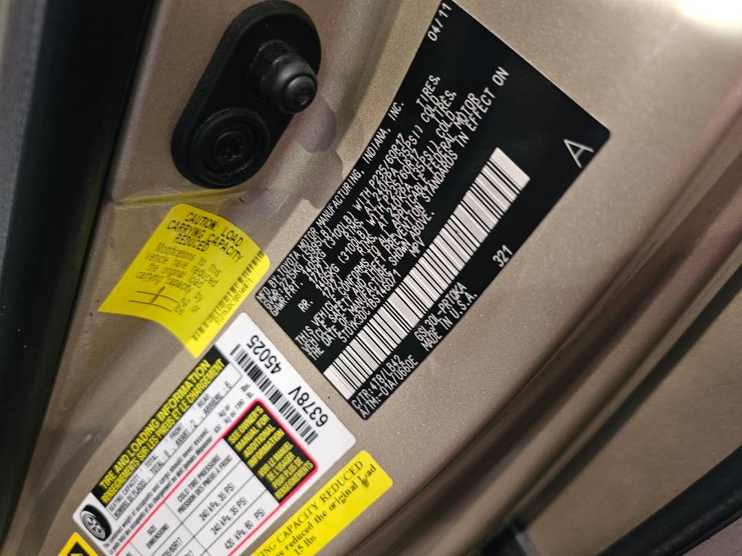 2011 TOYOTA SIENNA — 178736 Miles — Lot S146071 — Main - Marhaba Auctions Used Cars - Image 10