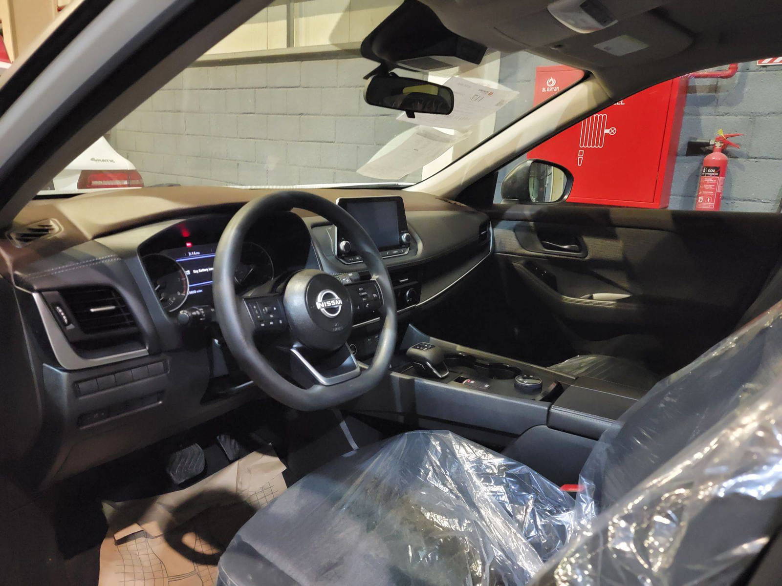 NISSAN ROGUE 2021 - Marhaba Auction Used Cars - Image 8