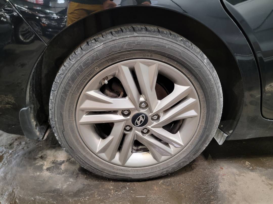 2019 HYUNDAI ELANTRA — 68783 Miles — Lot H479012 — Souq - Marhaba Auctions Used Cars - Image 5