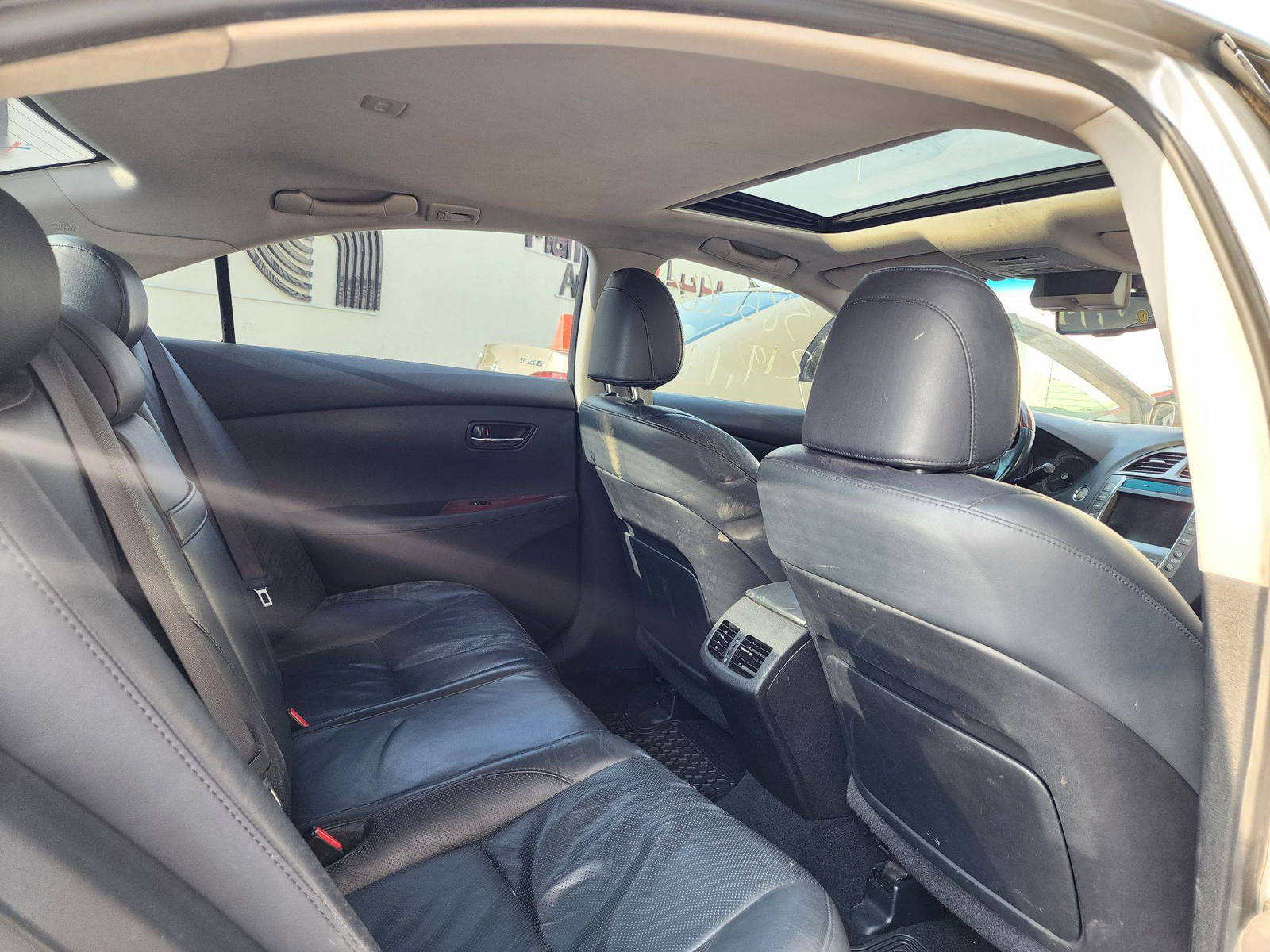 2008 LEXUS ES 350 — 219149 Miles — Lot 38606604 — Souq - Marhaba Auctions Used Cars - Image 4