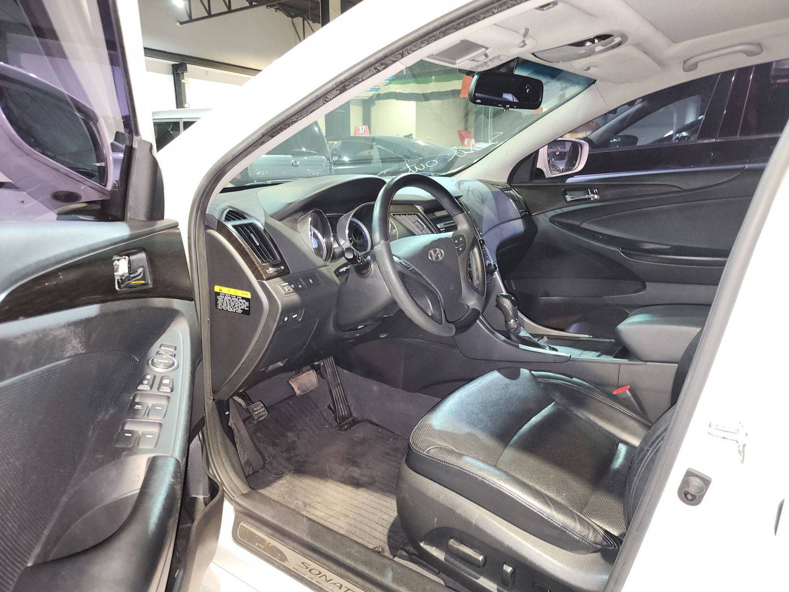 2012 HYUNDAI SONATA — 109970 KM — Lot 418373 — Main - Marhaba Auctions Used Cars - Image 10